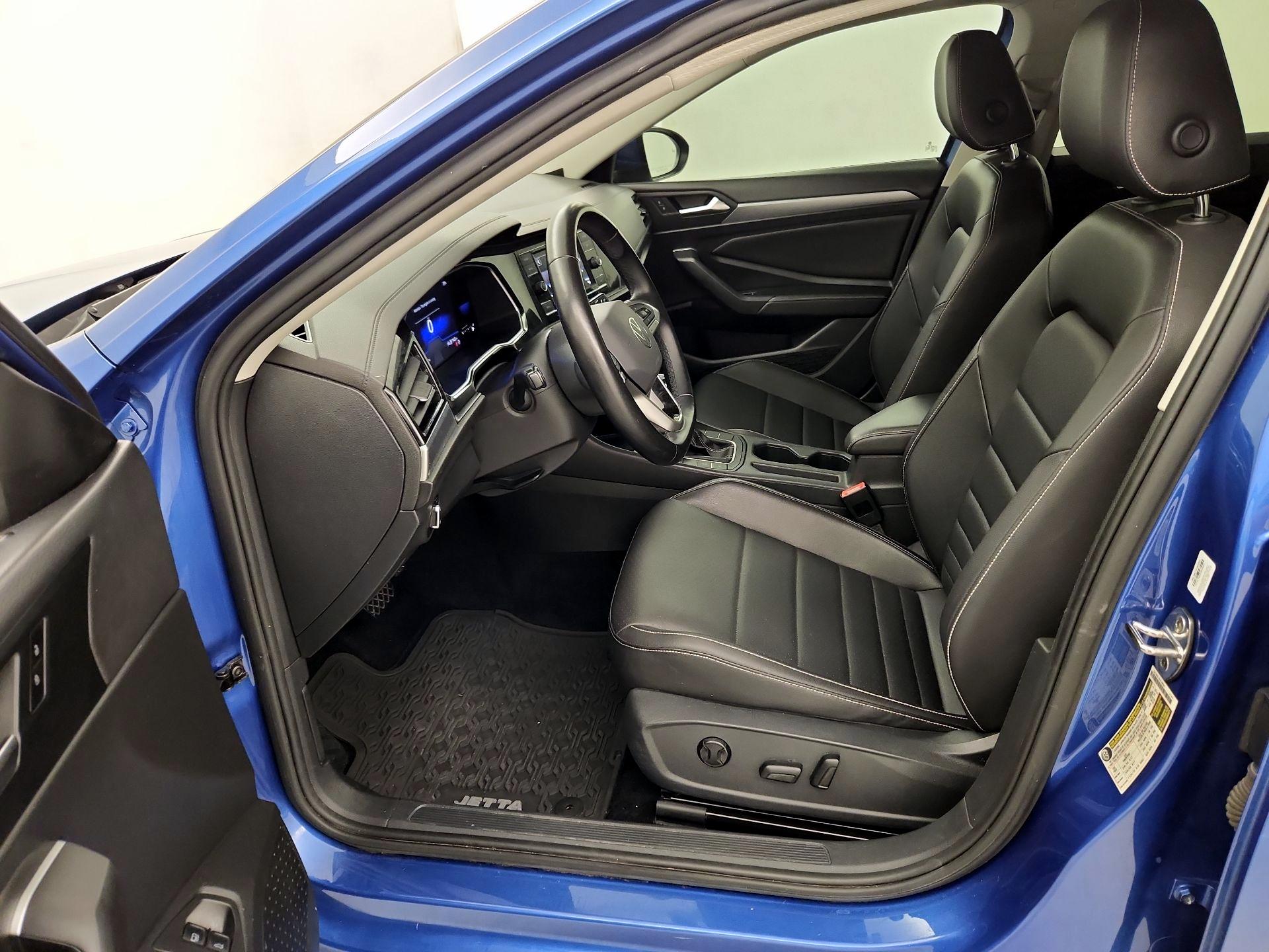 Thumbnail: 2022 Volkswagen Jetta - 11