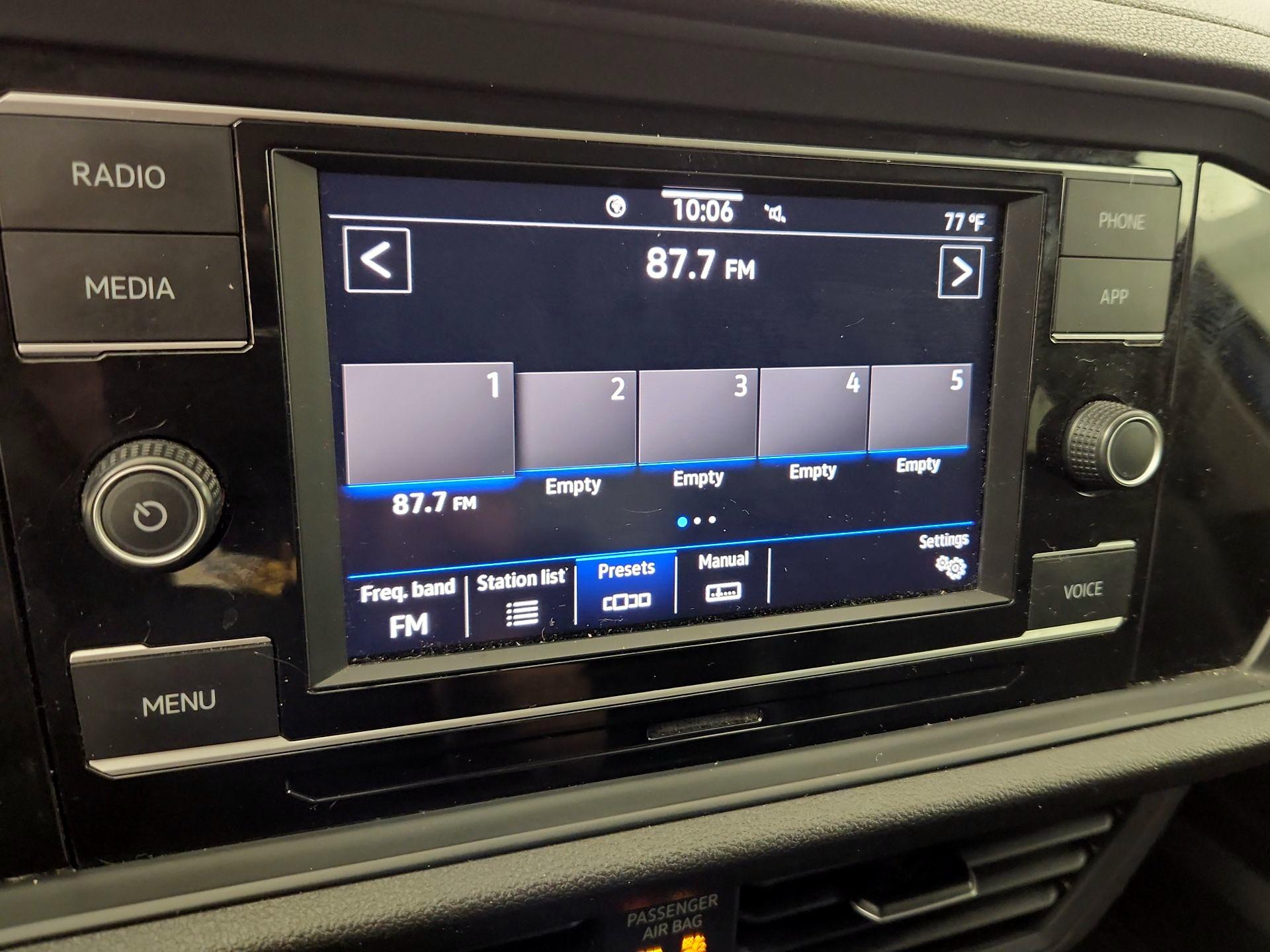 Thumbnail: 2022 Volkswagen Jetta - 15