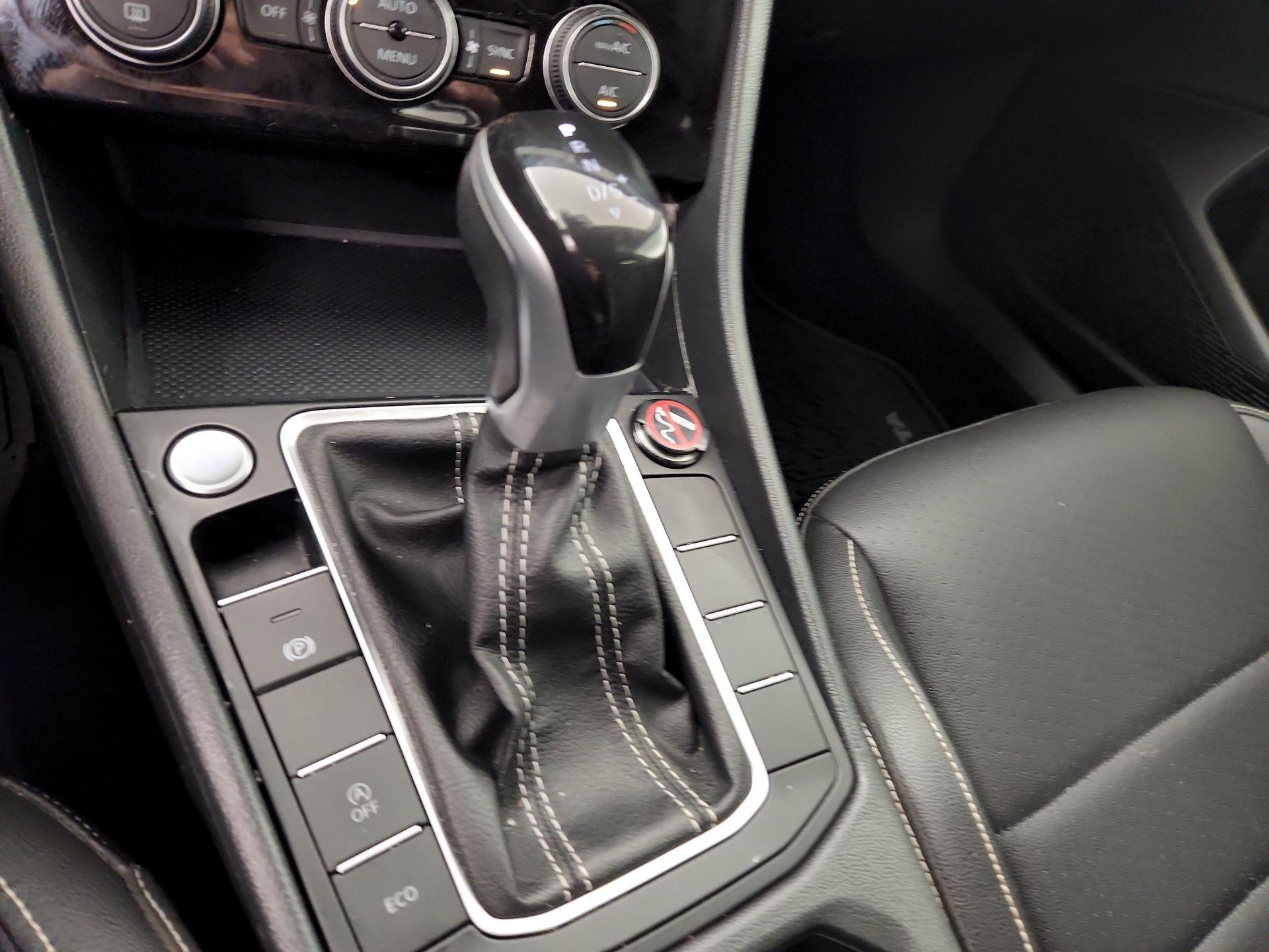 Thumbnail: 2022 Volkswagen Jetta - 17