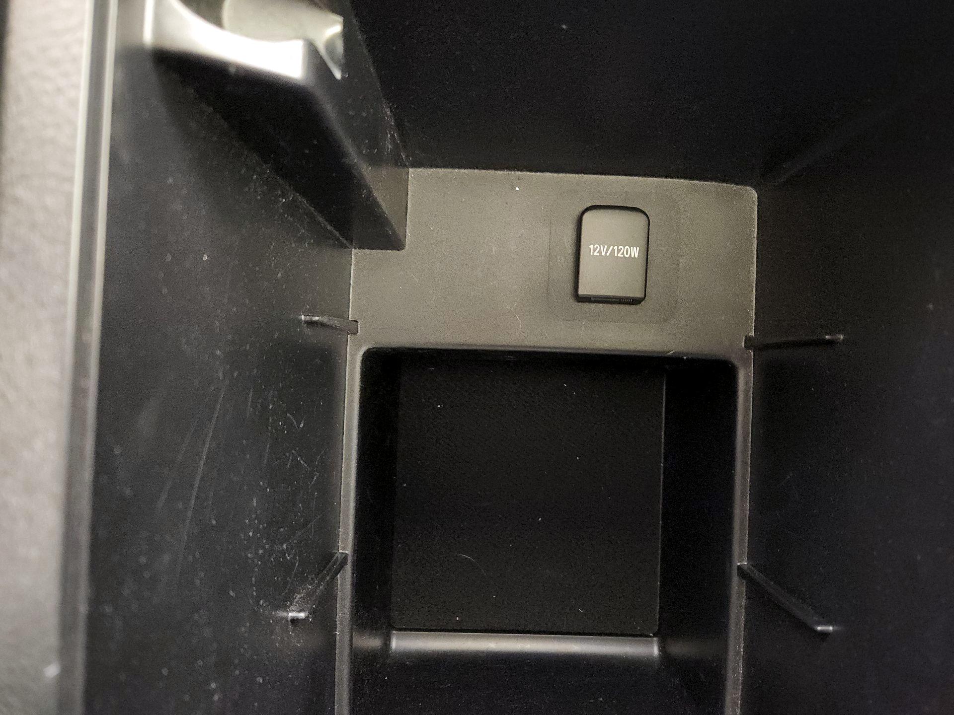 Thumbnail: 2019 Toyota 4Runner - 18