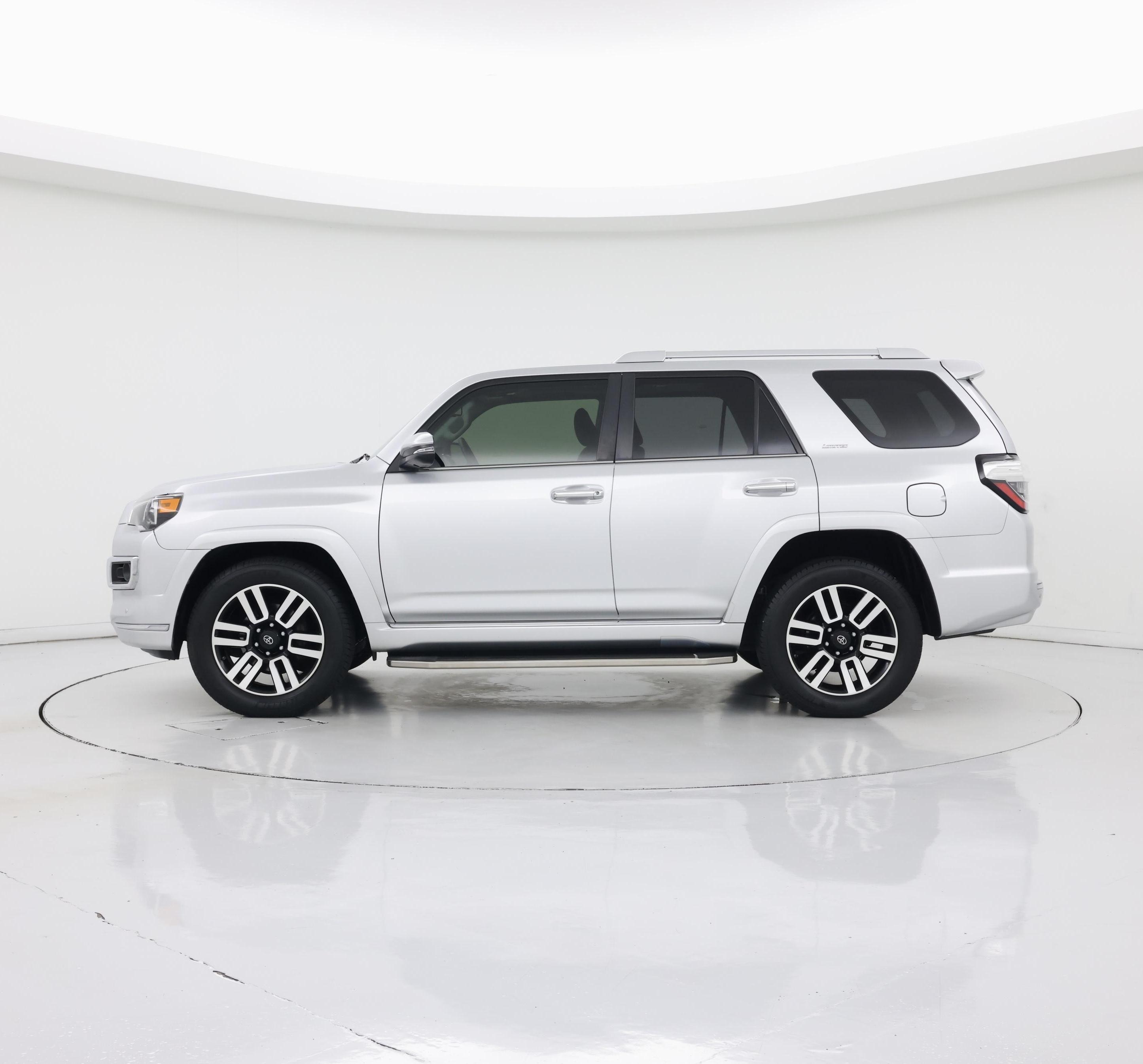 Thumbnail: 2019 Toyota 4Runner - 3
