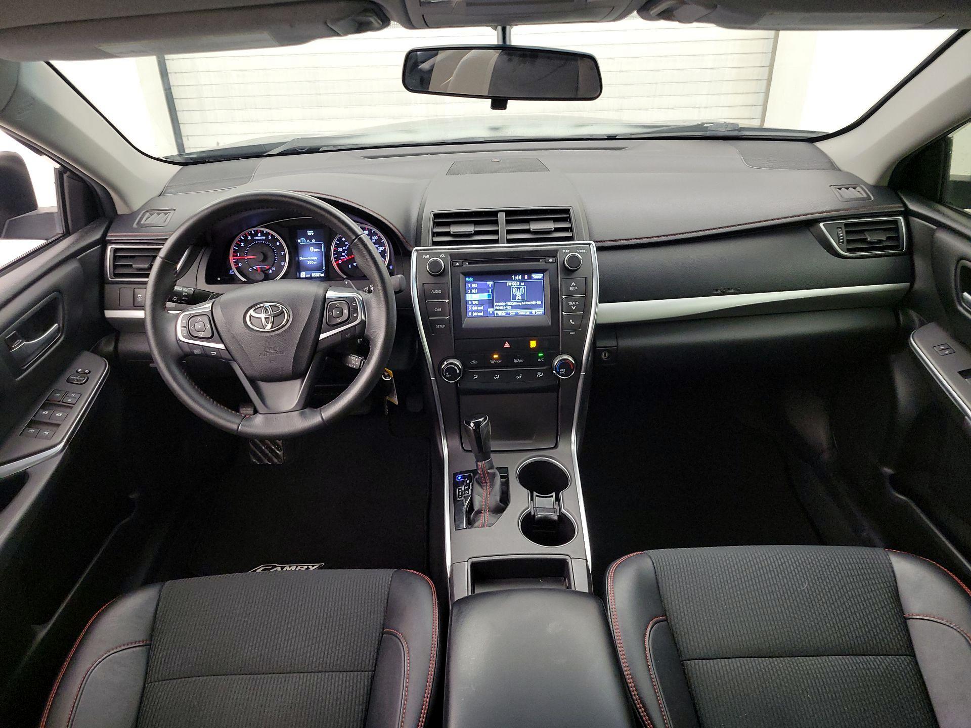 Thumbnail: 2017 Toyota Camry - 9