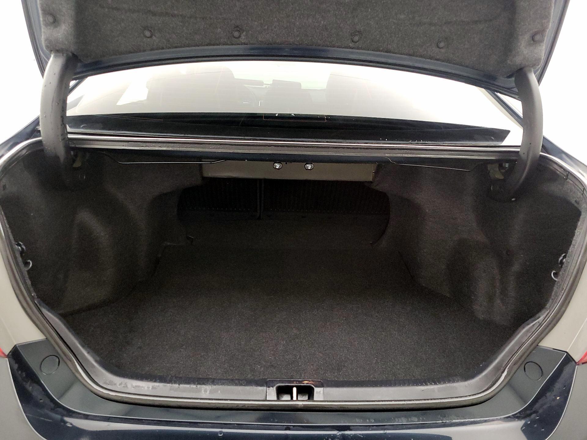 Thumbnail: 2017 Toyota Camry - 20