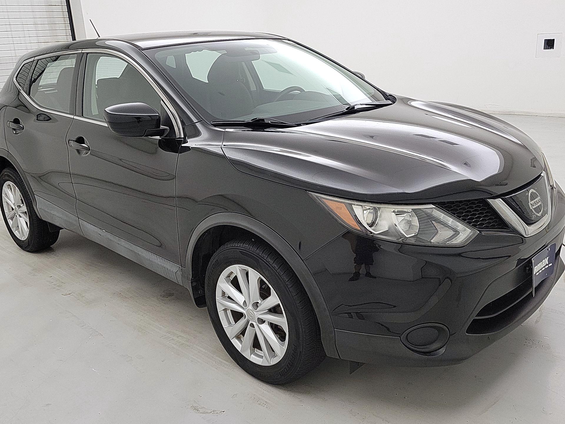 Thumbnail: 2018 Nissan Rogue Sport - 1