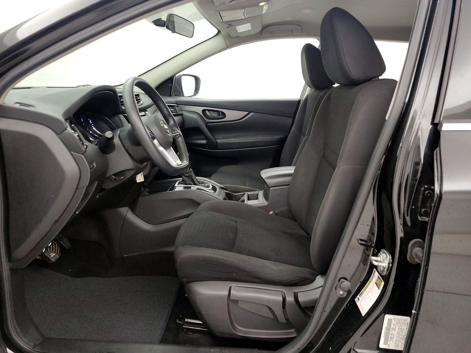 Thumbnail: 2018 Nissan Rogue Sport - 9