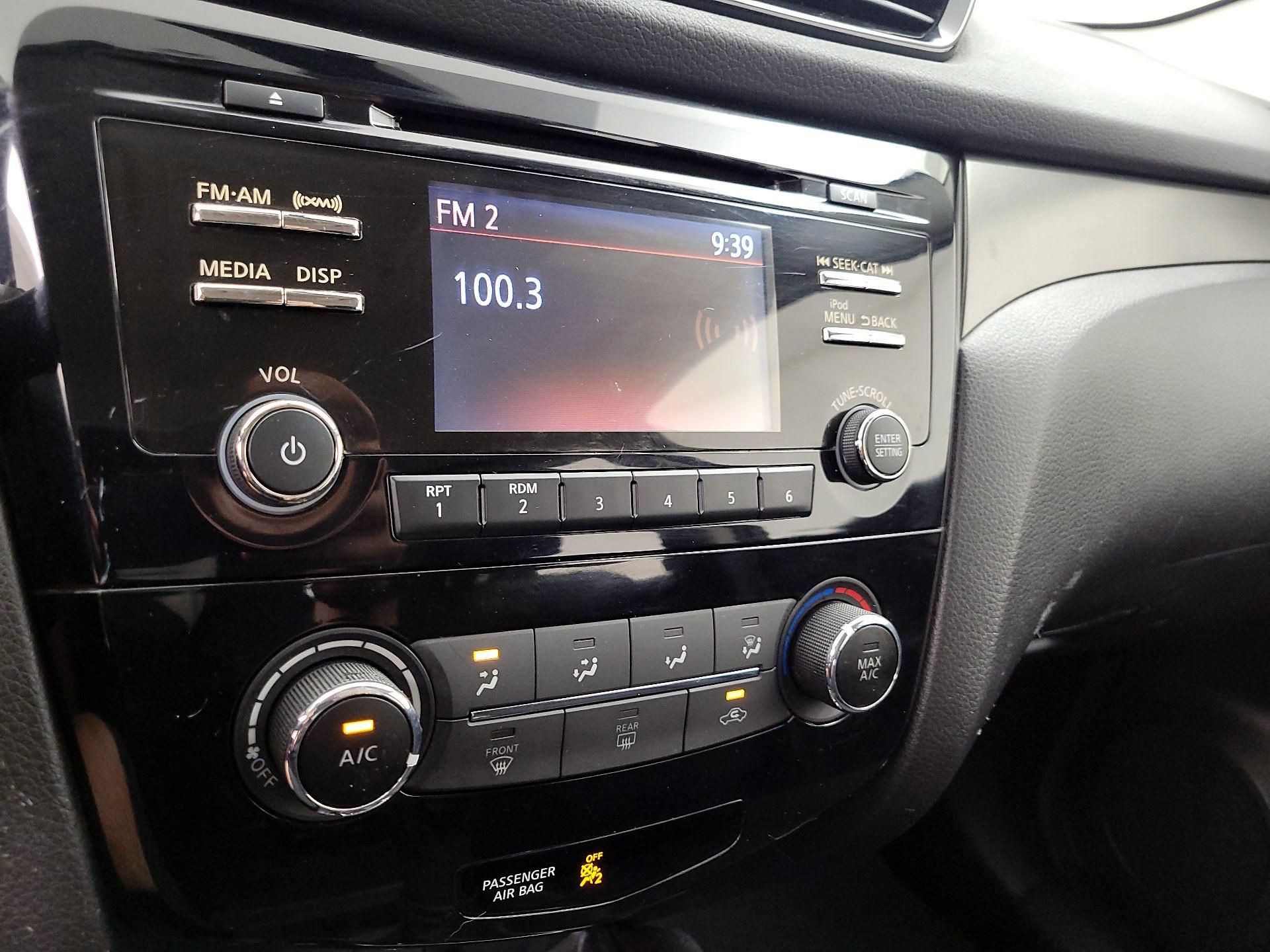 Thumbnail: 2018 Nissan Rogue Sport - 13