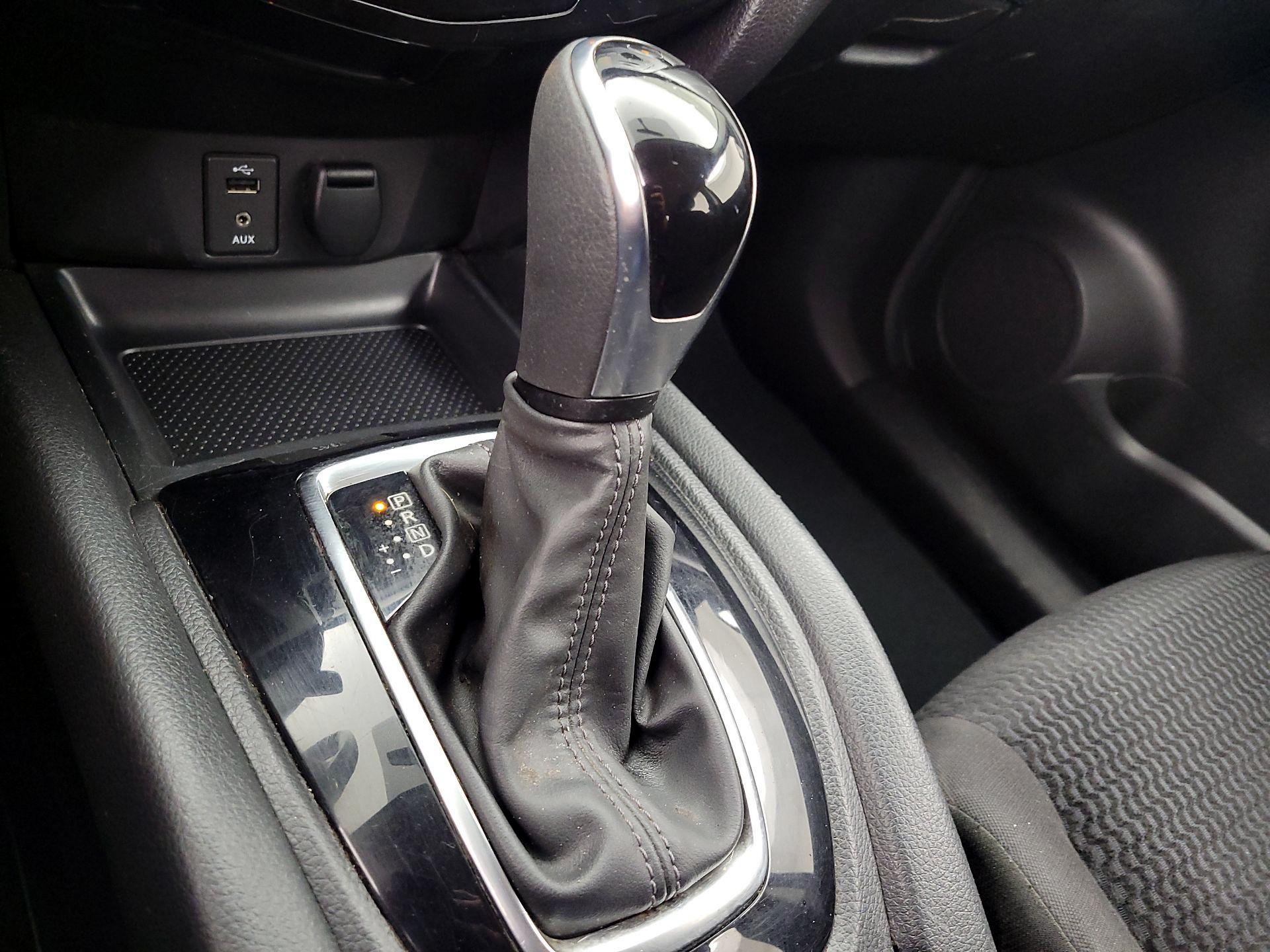 Thumbnail: 2018 Nissan Rogue Sport - 15