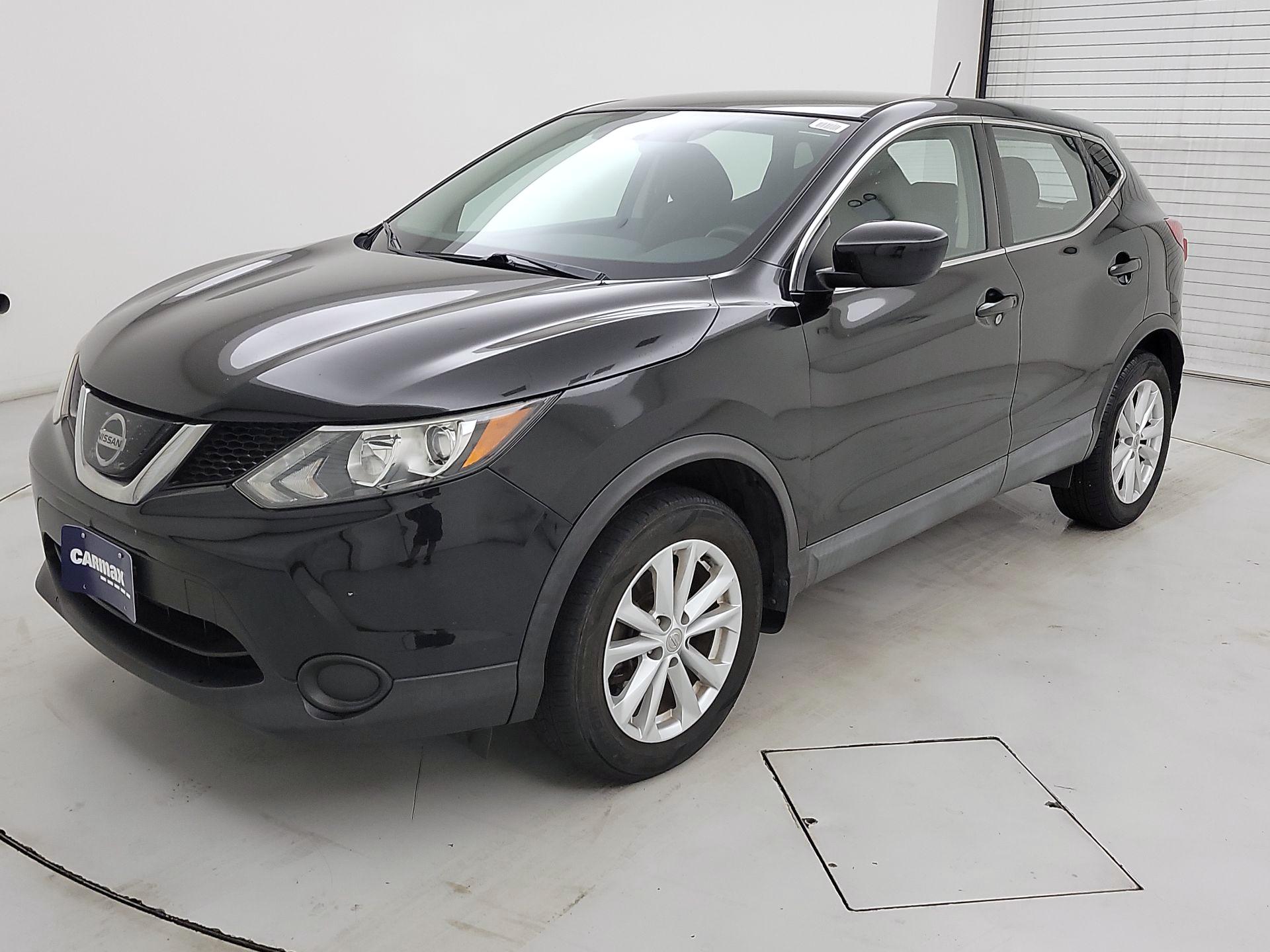 Thumbnail: 2018 Nissan Rogue Sport - 3