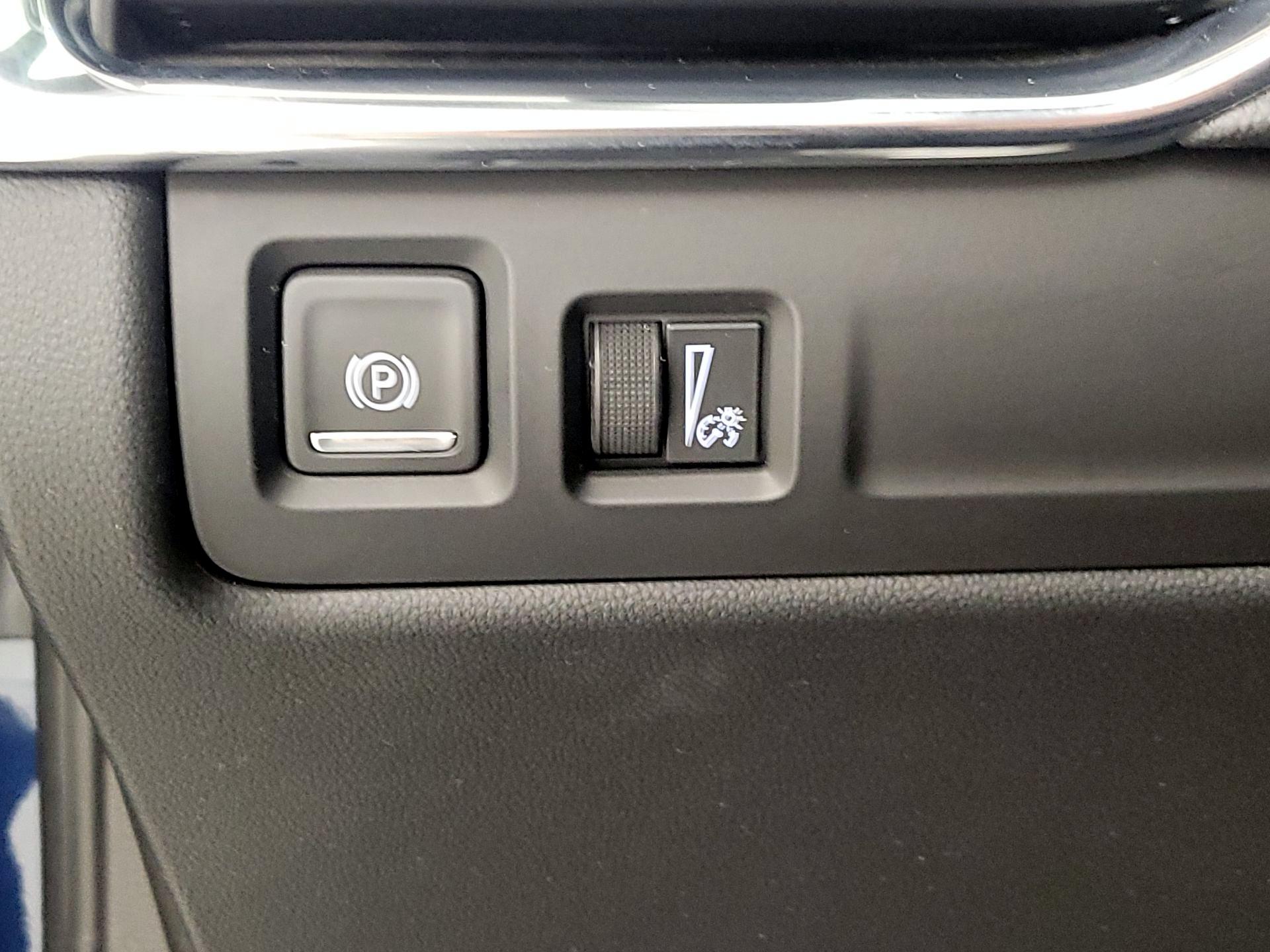 Thumbnail: 2019 Cadillac XT4 - 13