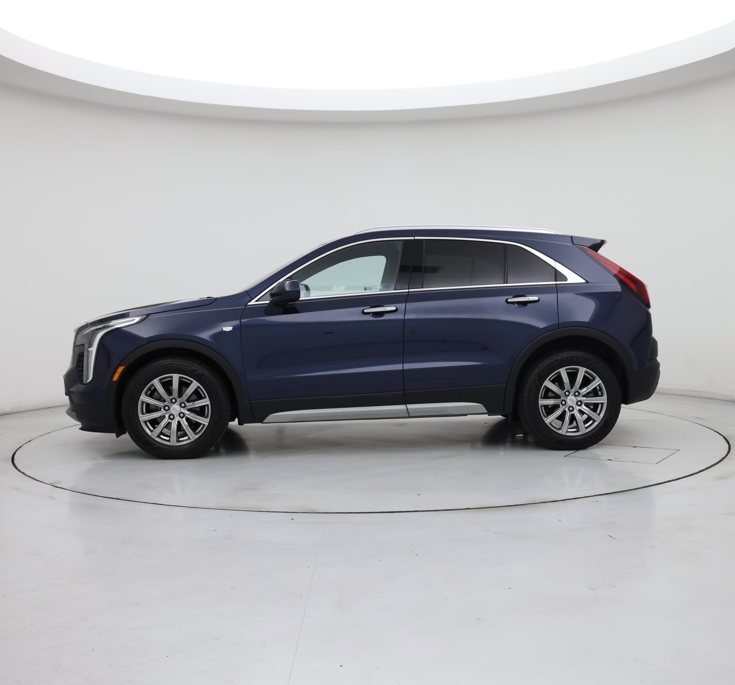 Thumbnail: 2019 Cadillac XT4 - 3