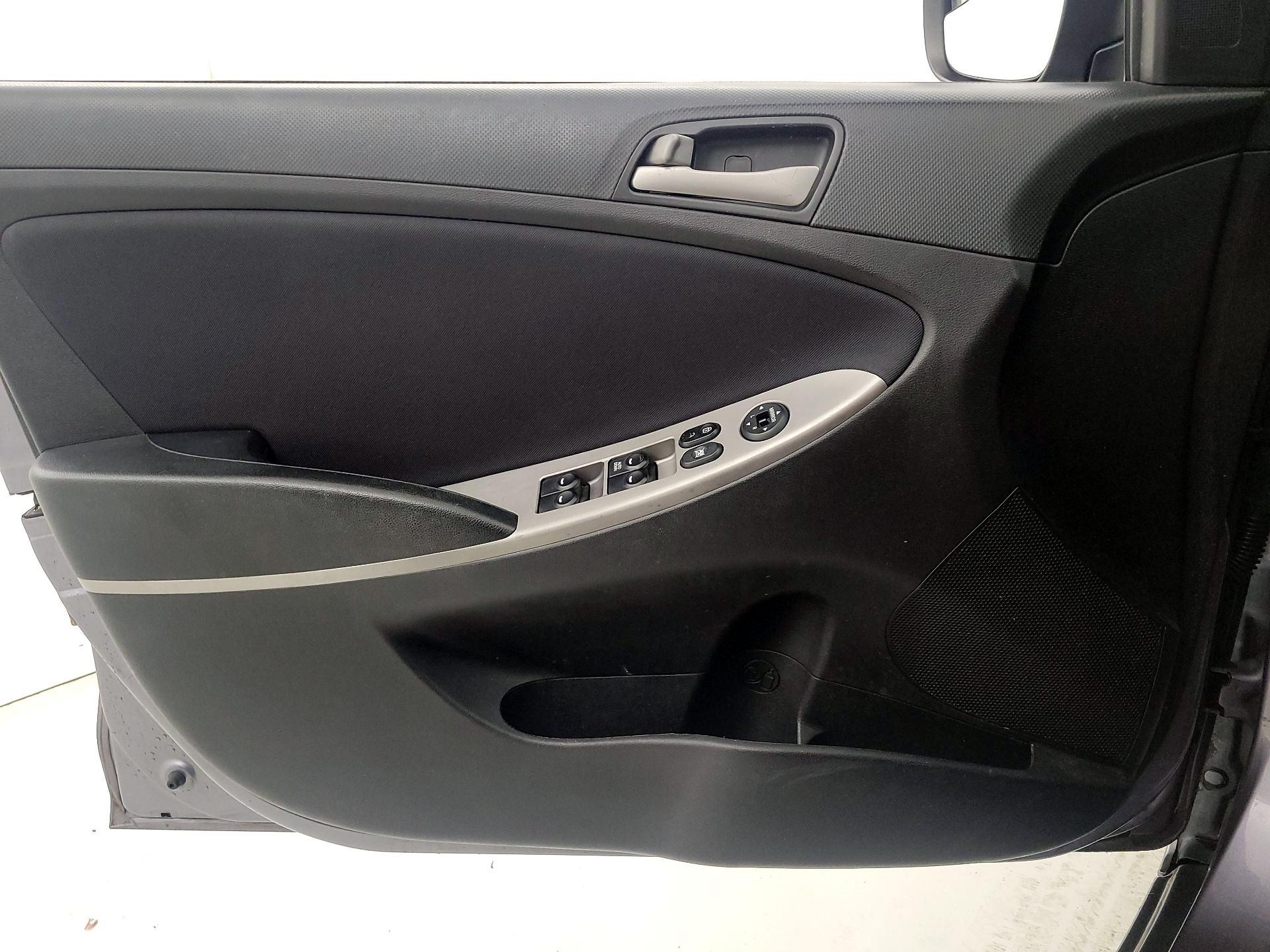 Thumbnail: 2016 Hyundai Accent - 12