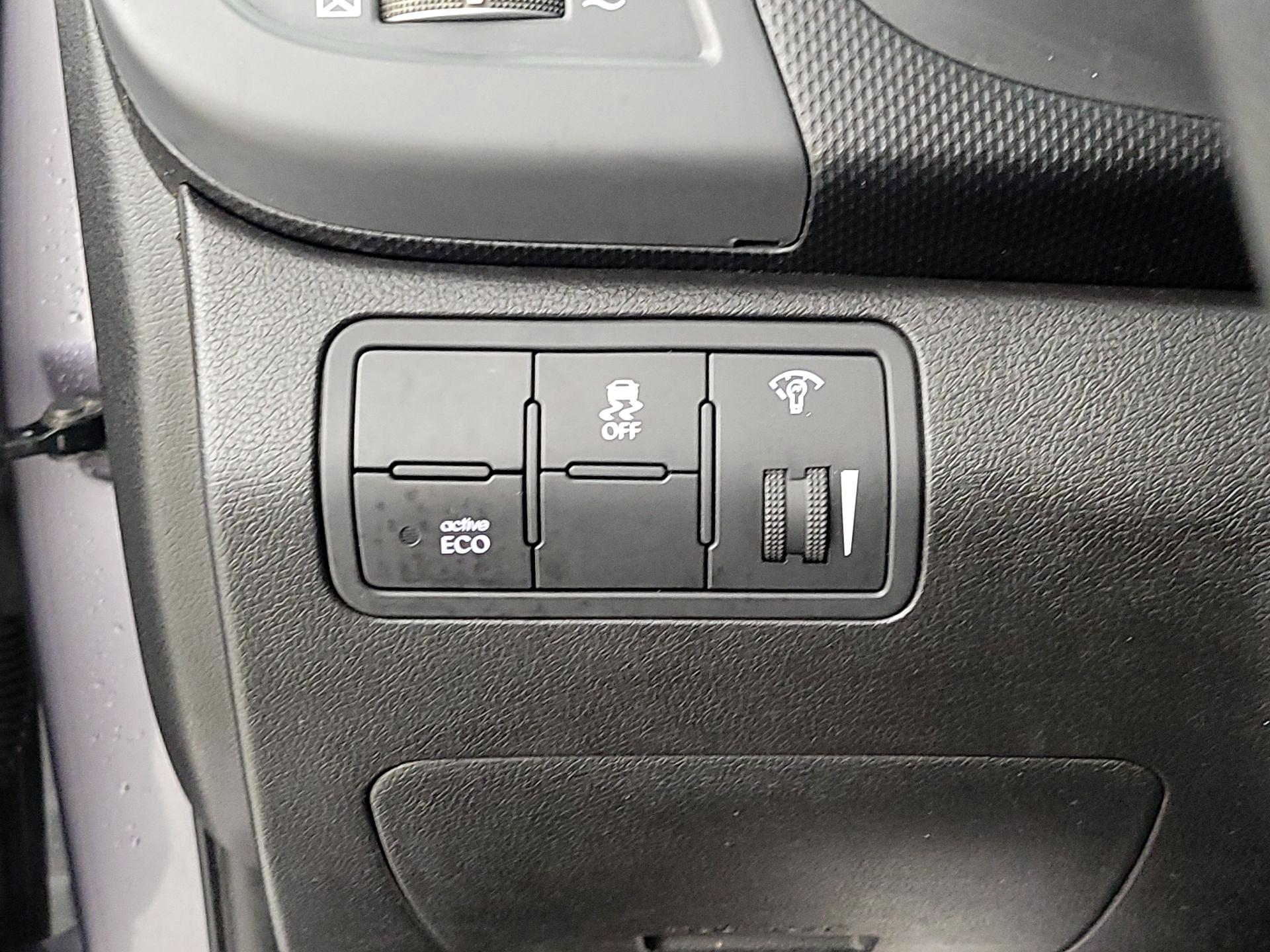 Thumbnail: 2016 Hyundai Accent - 13