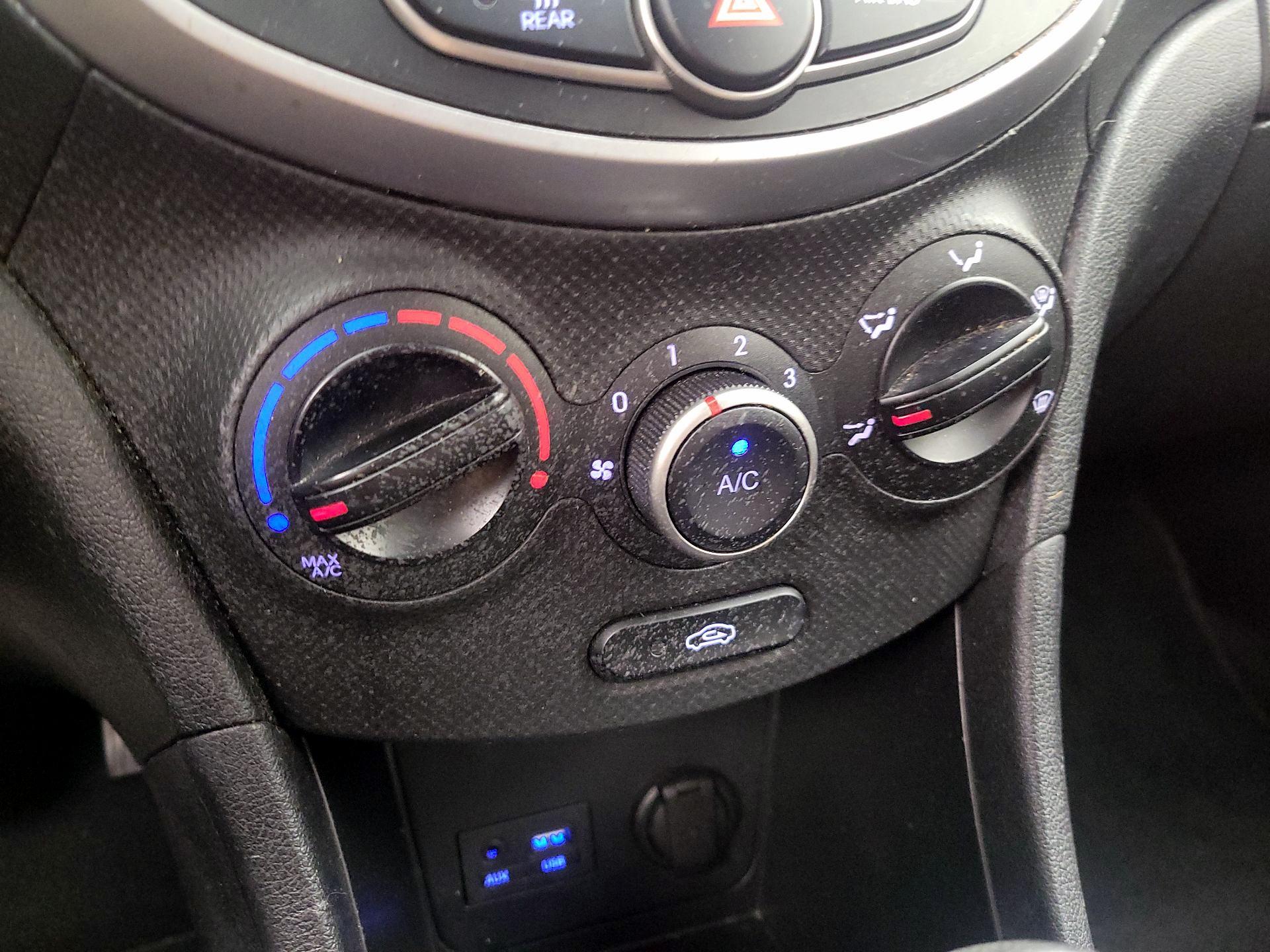 Thumbnail: 2016 Hyundai Accent - 15