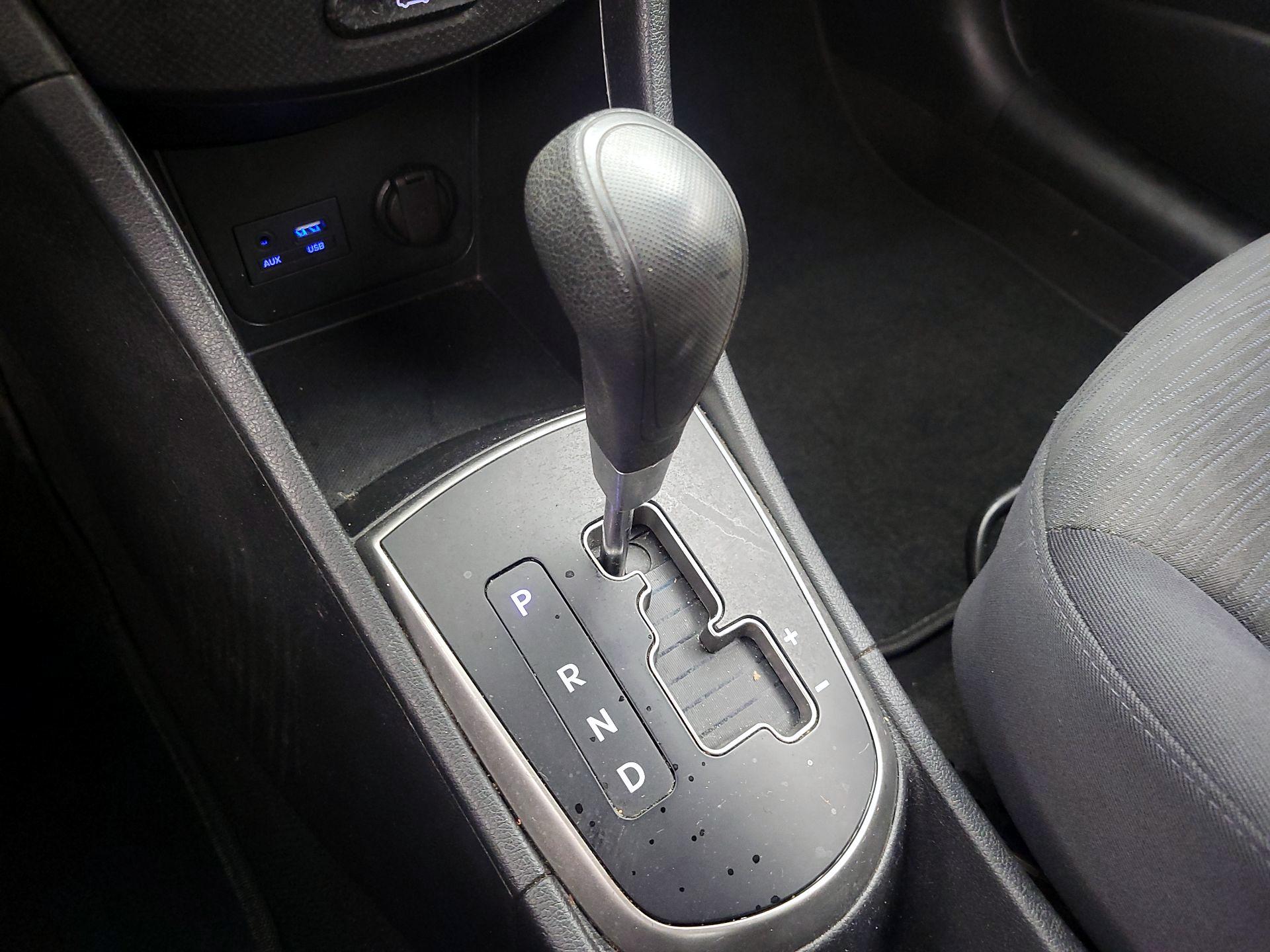 Thumbnail: 2016 Hyundai Accent - 16