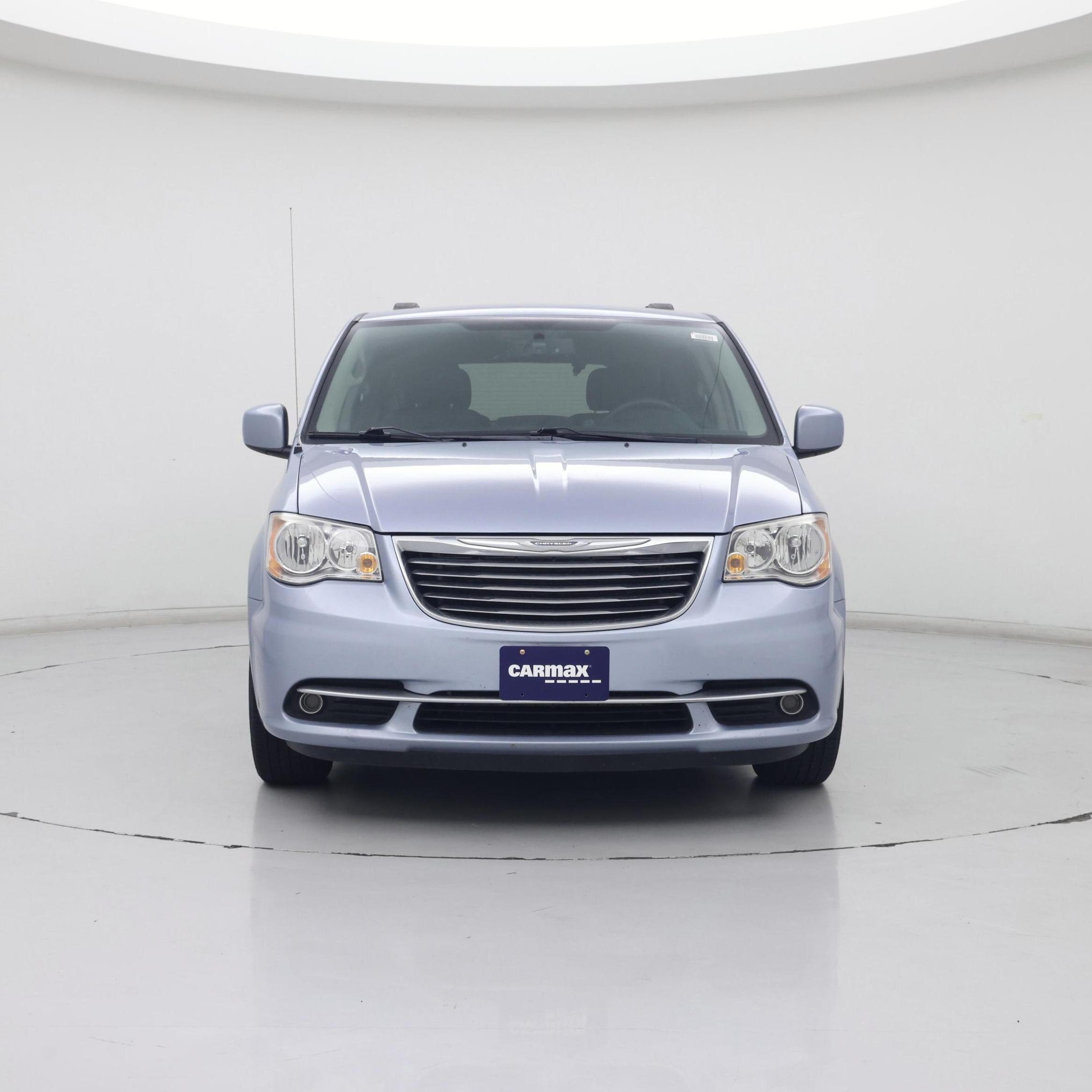 Thumbnail: 2016 Chrysler Town & Country - 5