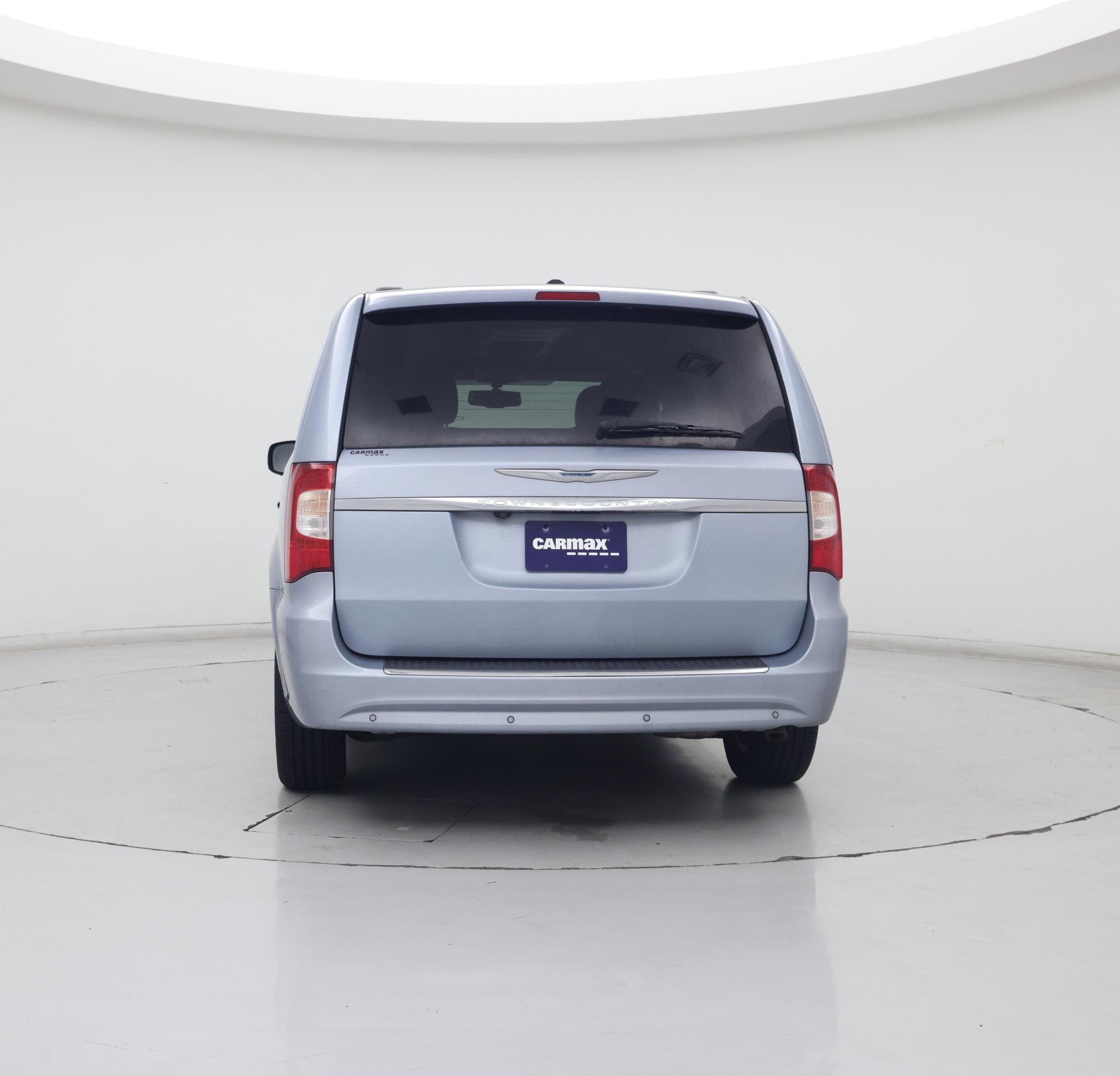 Thumbnail: 2016 Chrysler Town & Country - 6