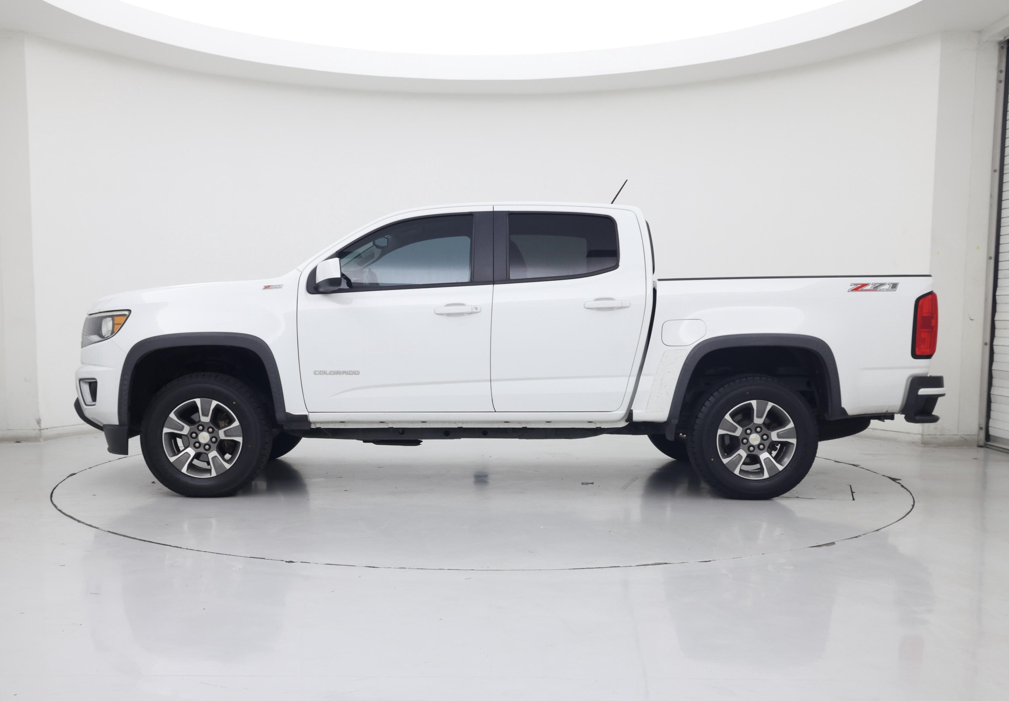 Thumbnail: 2016 Chevrolet Colorado - 3