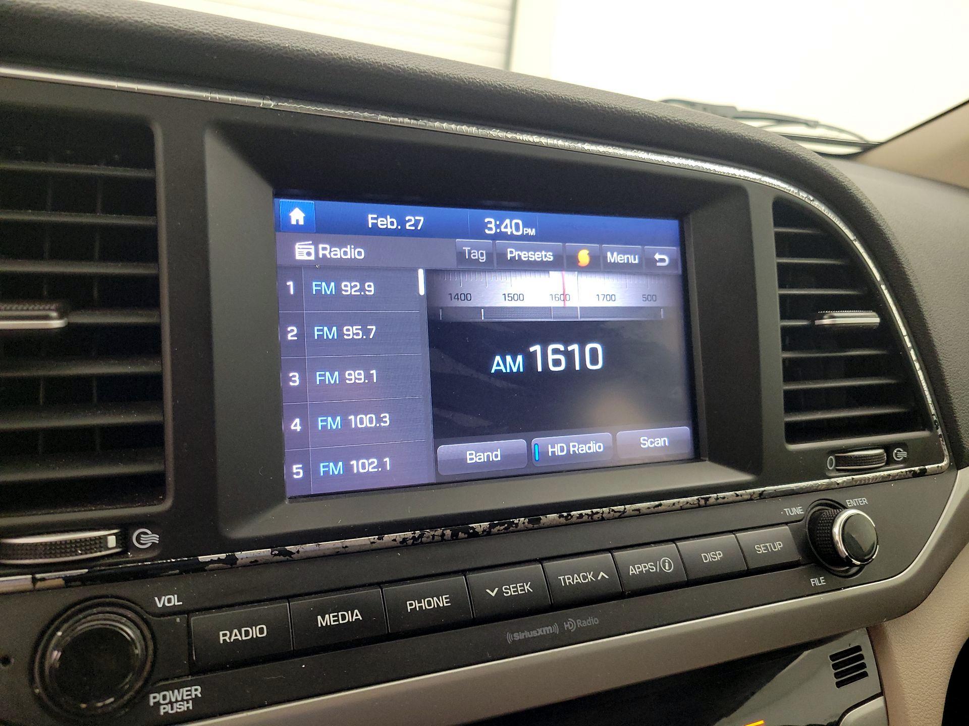 Thumbnail: 2017 Hyundai Elantra - 15