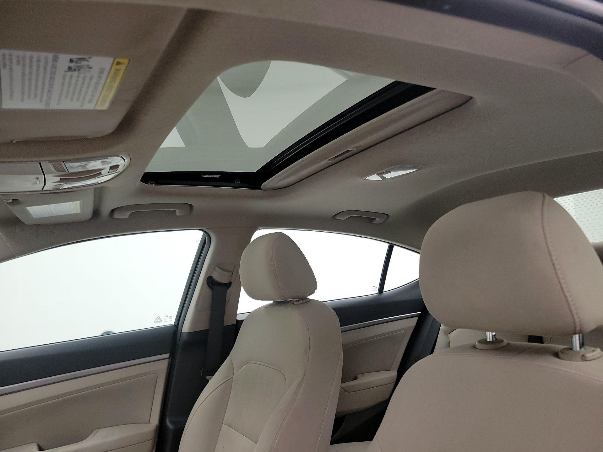 Thumbnail: 2017 Hyundai Elantra - 19