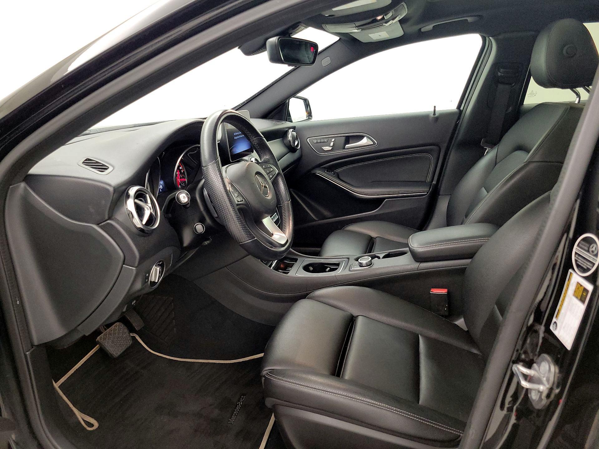 Thumbnail: 2019 Mercedes-Benz GLA - 11