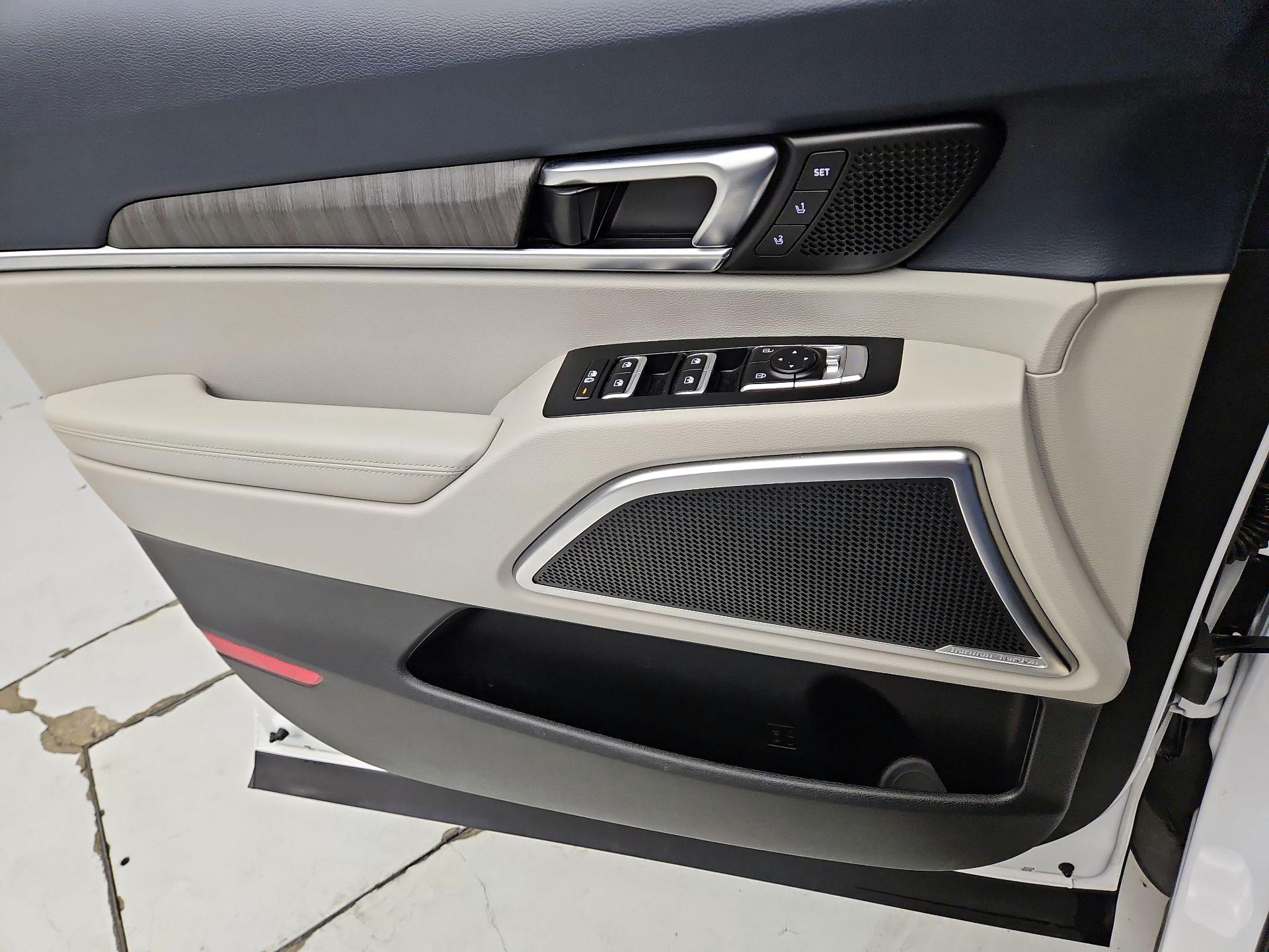 Thumbnail: 2023 Kia Telluride - 12