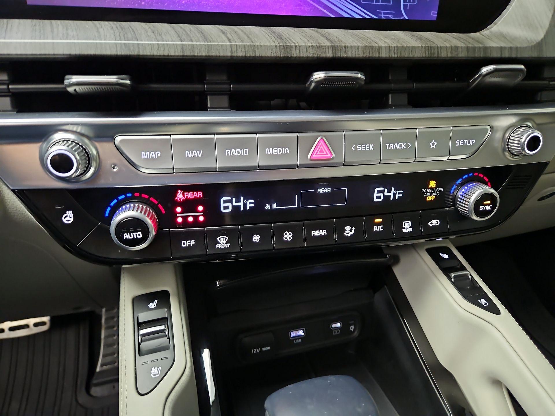 Thumbnail: 2023 Kia Telluride - 17