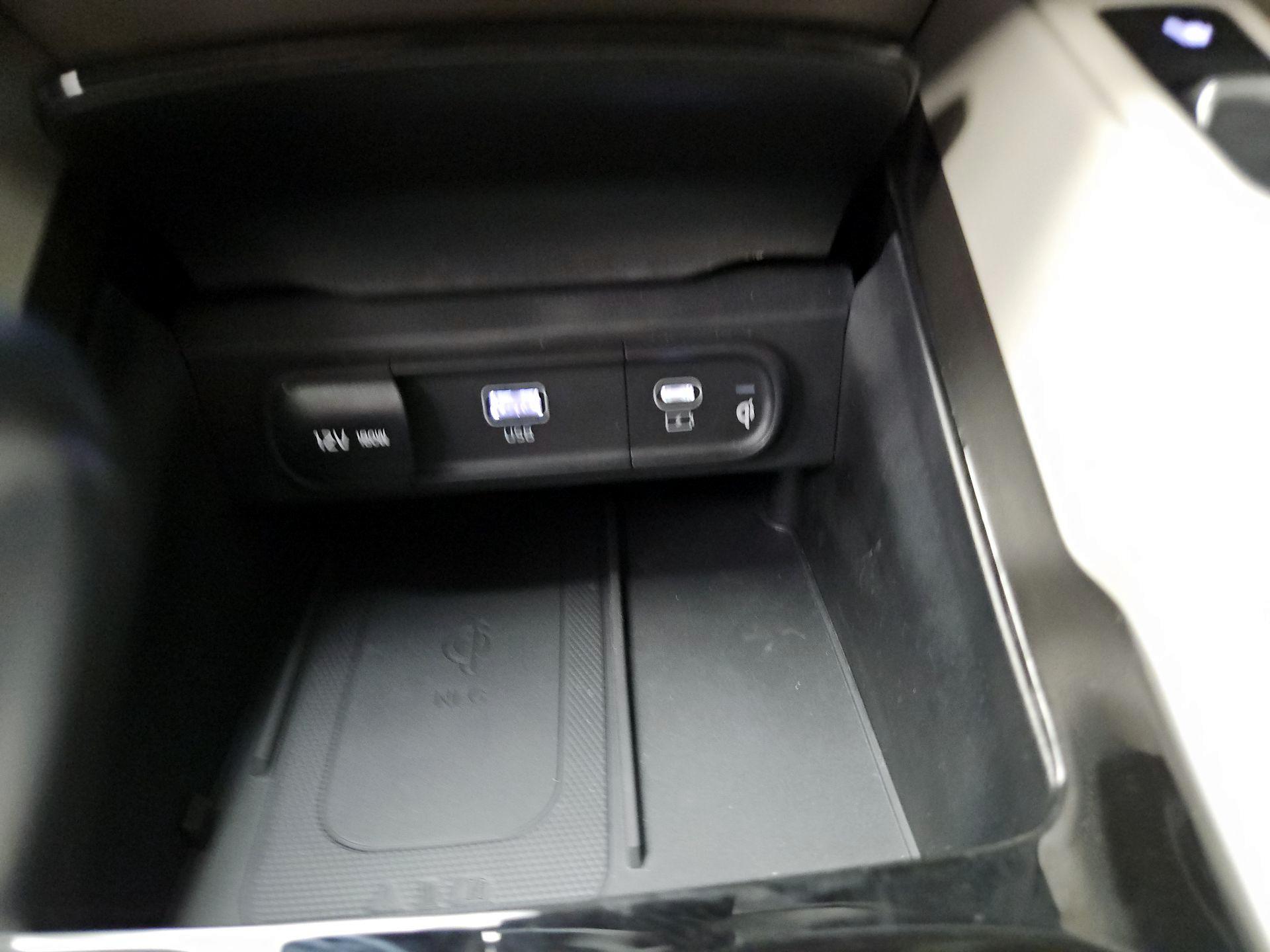 Thumbnail: 2023 Kia Telluride - 19