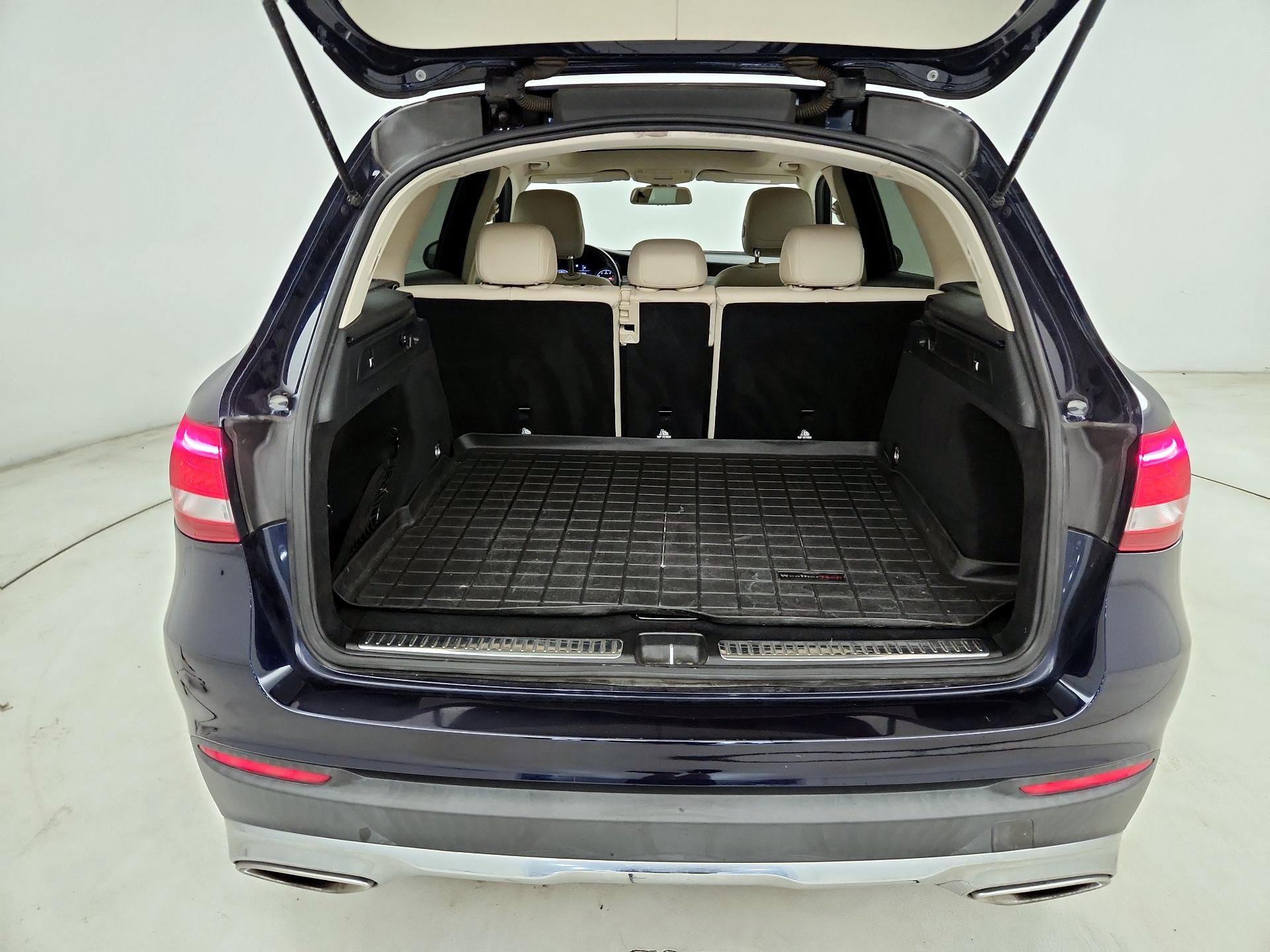 Thumbnail: 2016 Mercedes-Benz GLC - 16