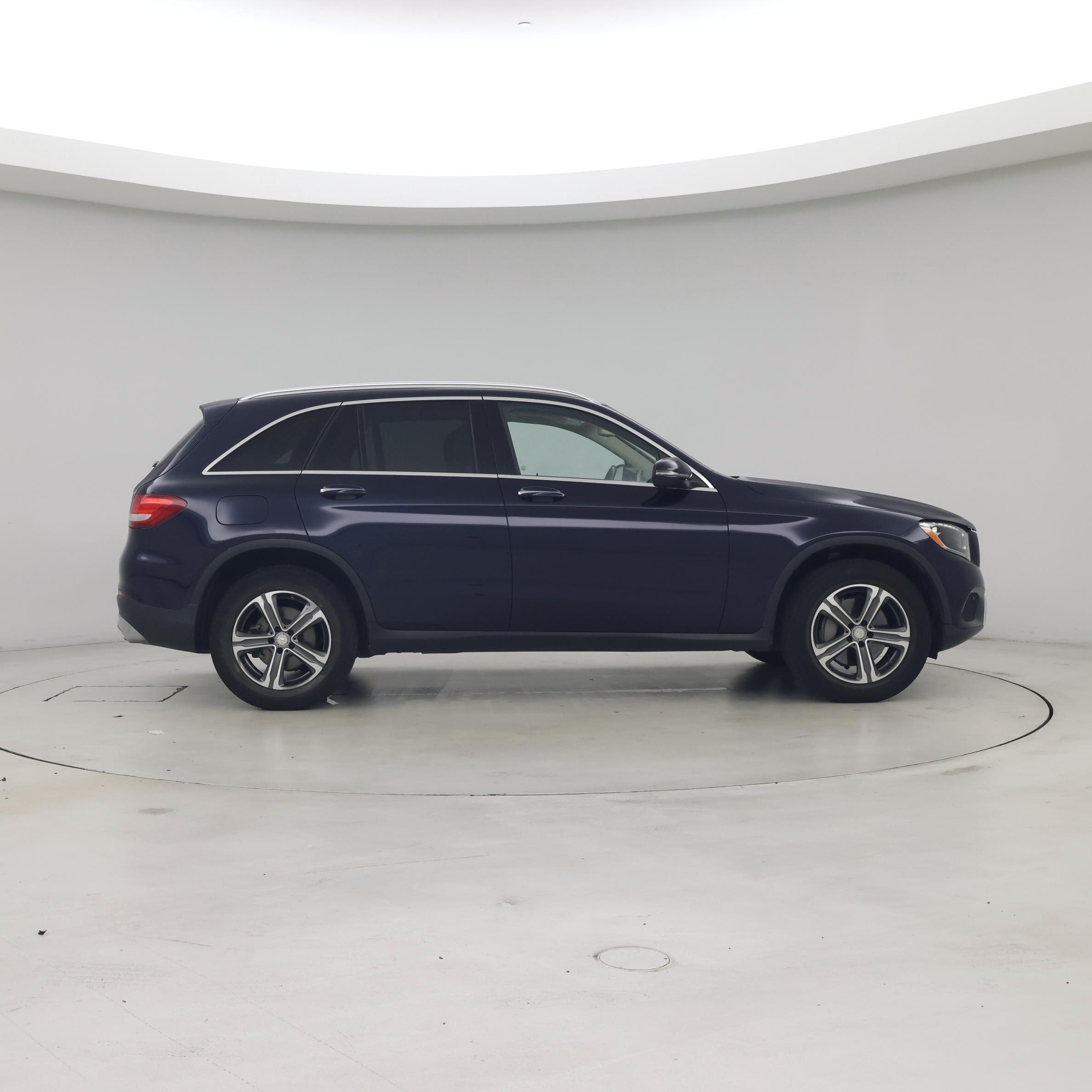 Thumbnail: 2016 Mercedes-Benz GLC - 7