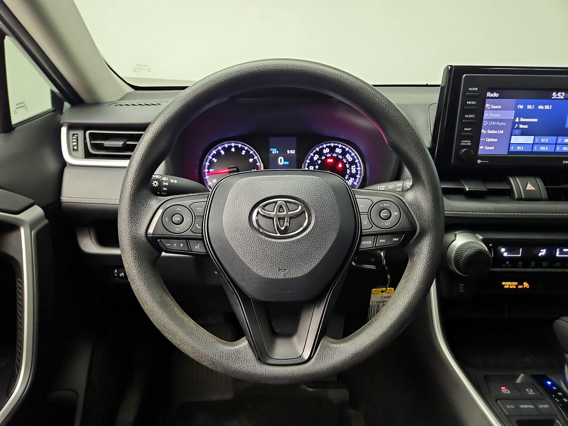 Thumbnail: 2022 Toyota RAV4 - 10