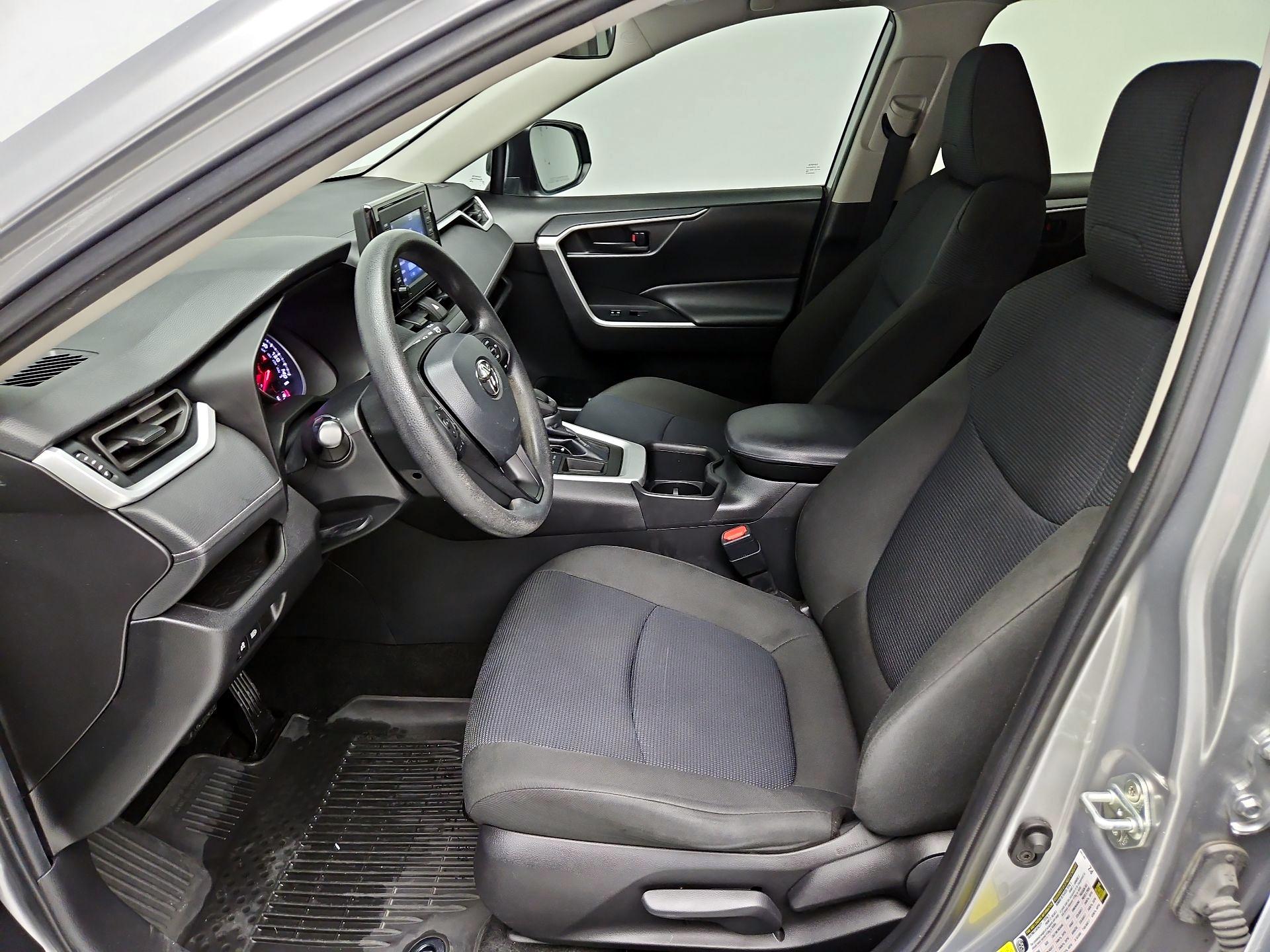 Thumbnail: 2022 Toyota RAV4 - 11