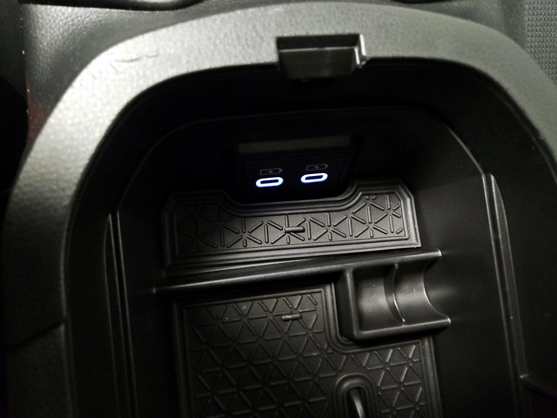 Thumbnail: 2022 Toyota RAV4 - 18