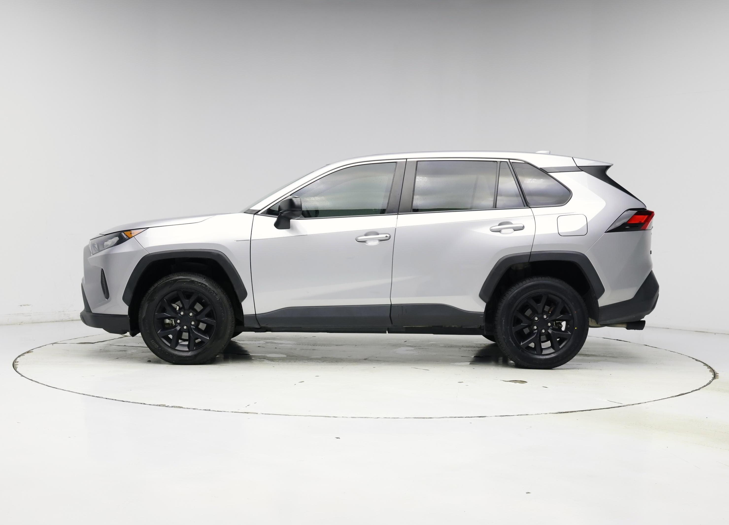 Thumbnail: 2022 Toyota RAV4 - 3
