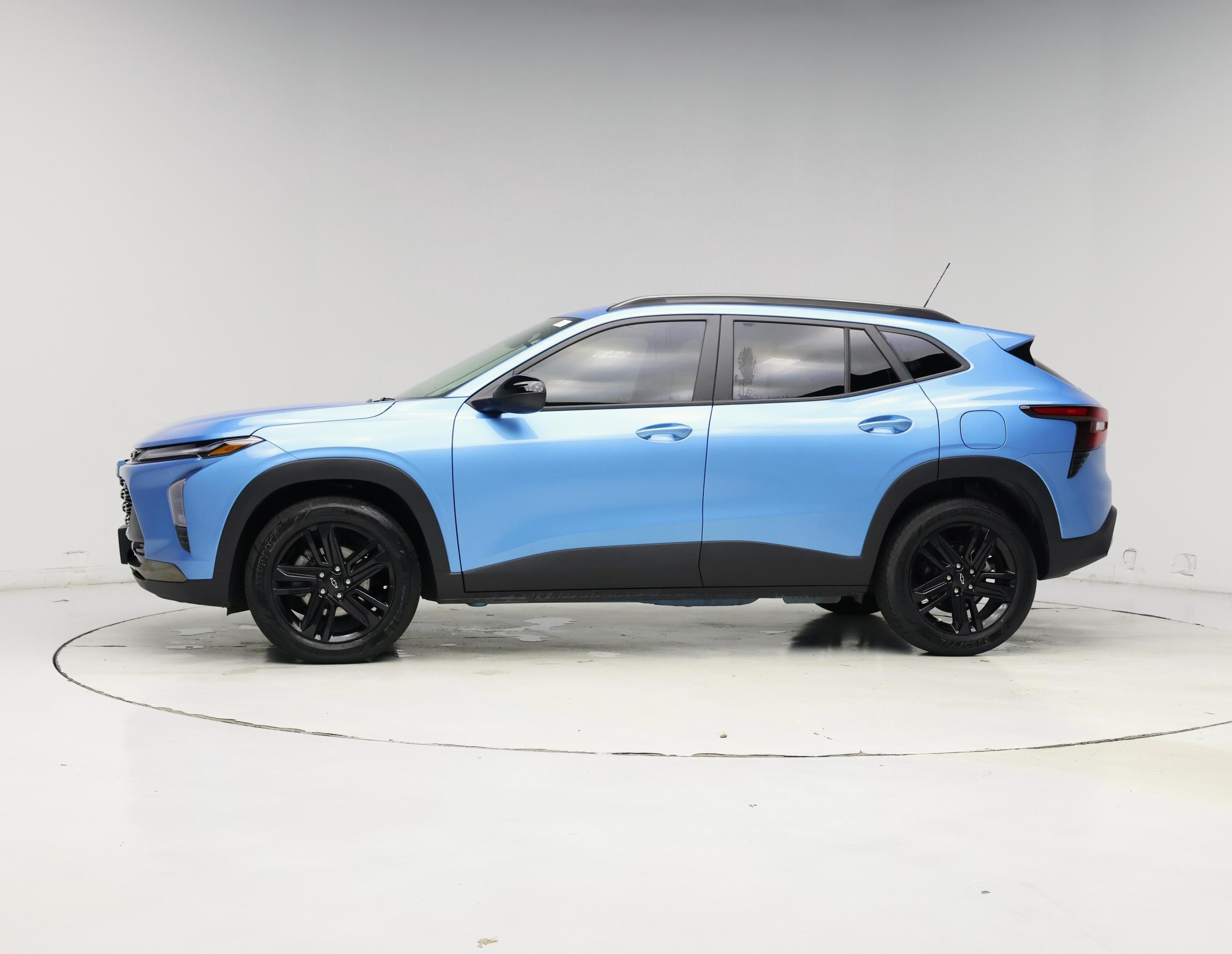 Thumbnail: 2025 Chevrolet Trax - 3