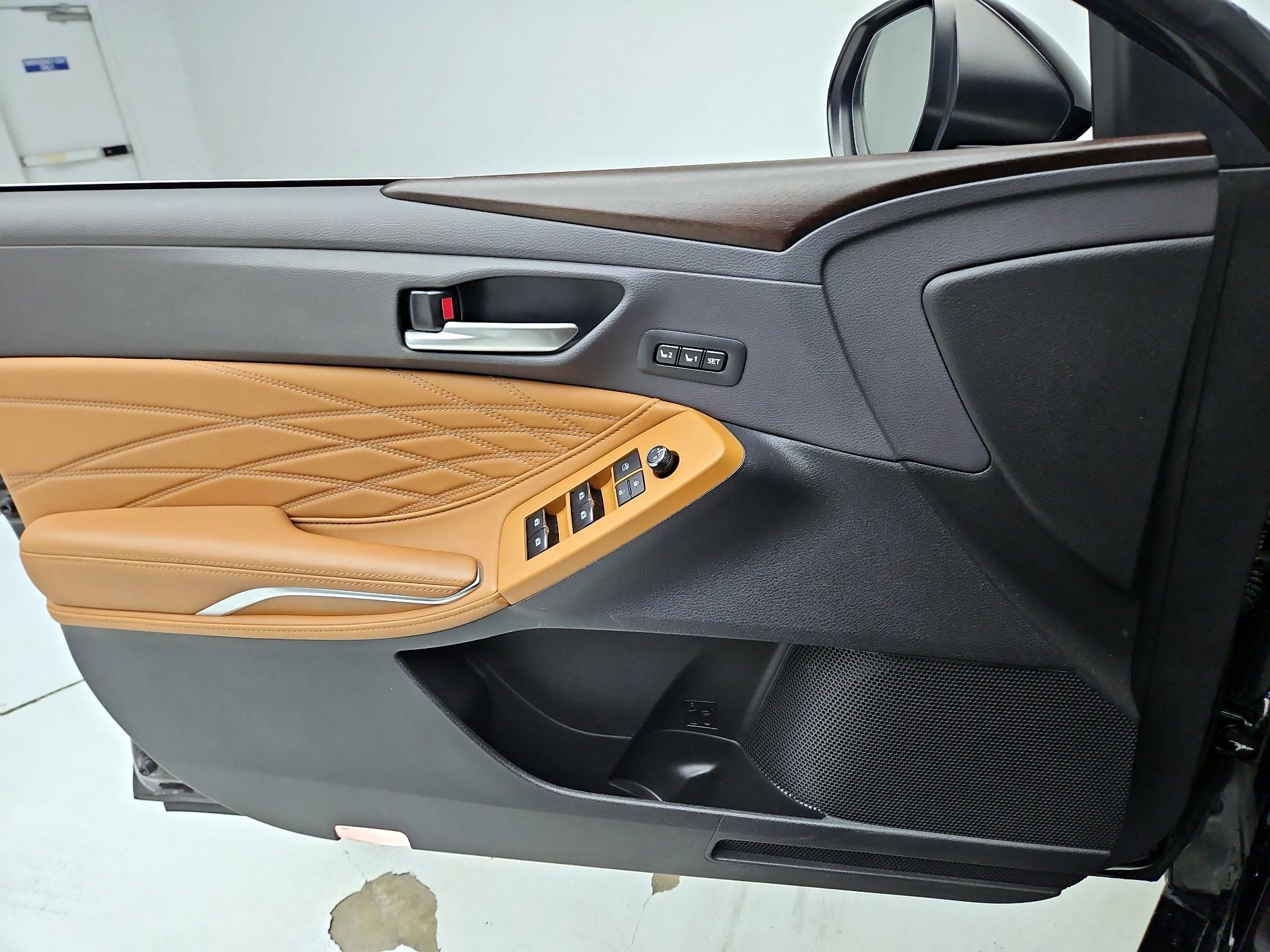 Thumbnail: 2020 Toyota Avalon - 12