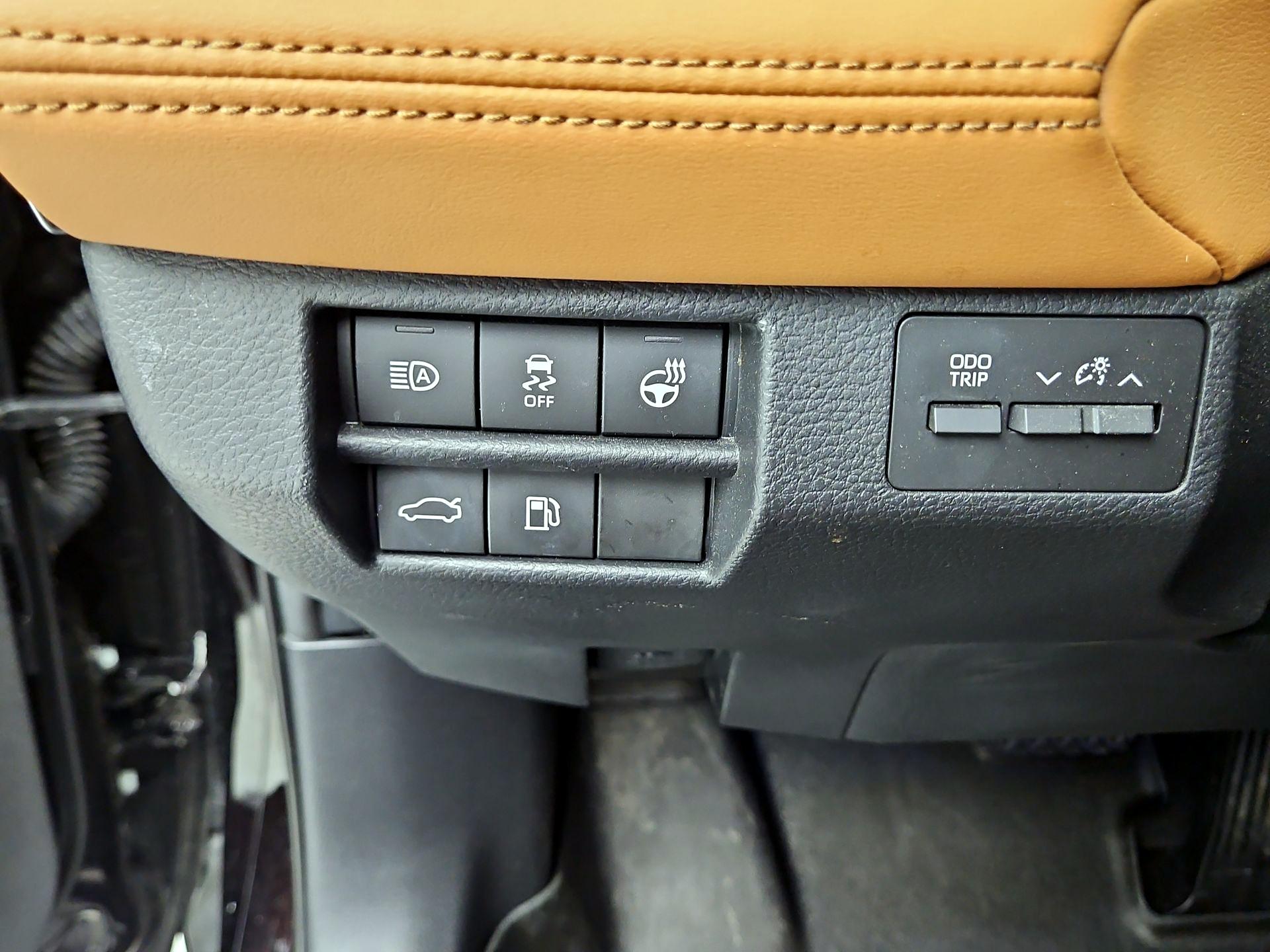 Thumbnail: 2020 Toyota Avalon - 13