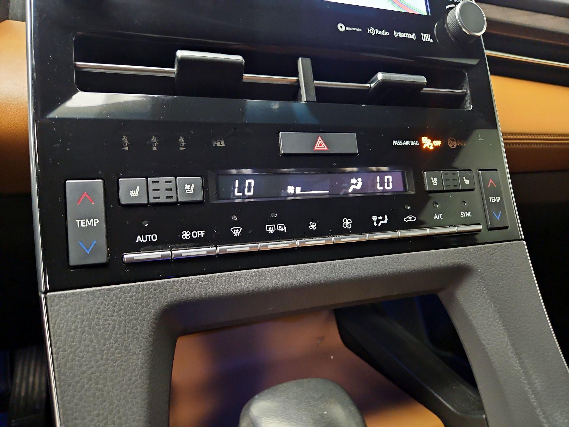 Thumbnail: 2020 Toyota Avalon - 17