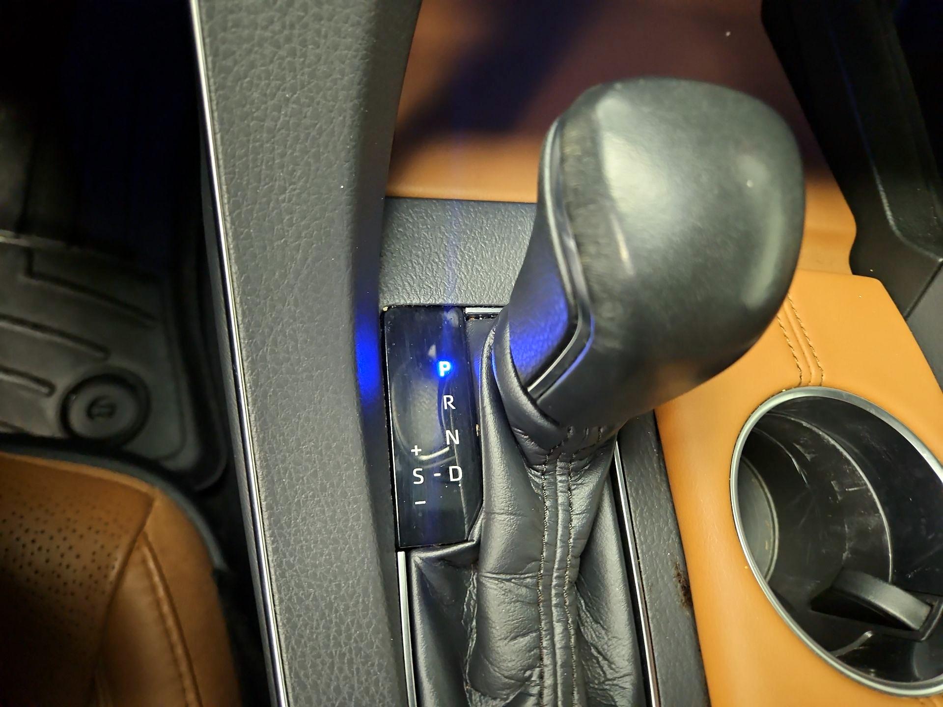 Thumbnail: 2020 Toyota Avalon - 18