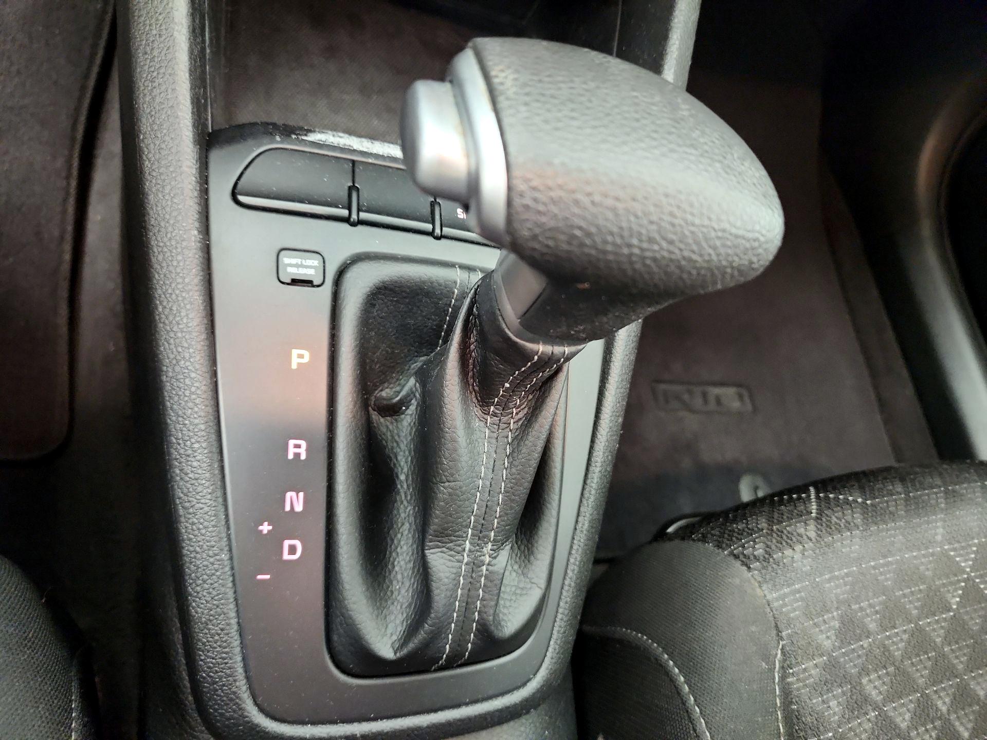 Thumbnail: 2021 Kia Rio - 15