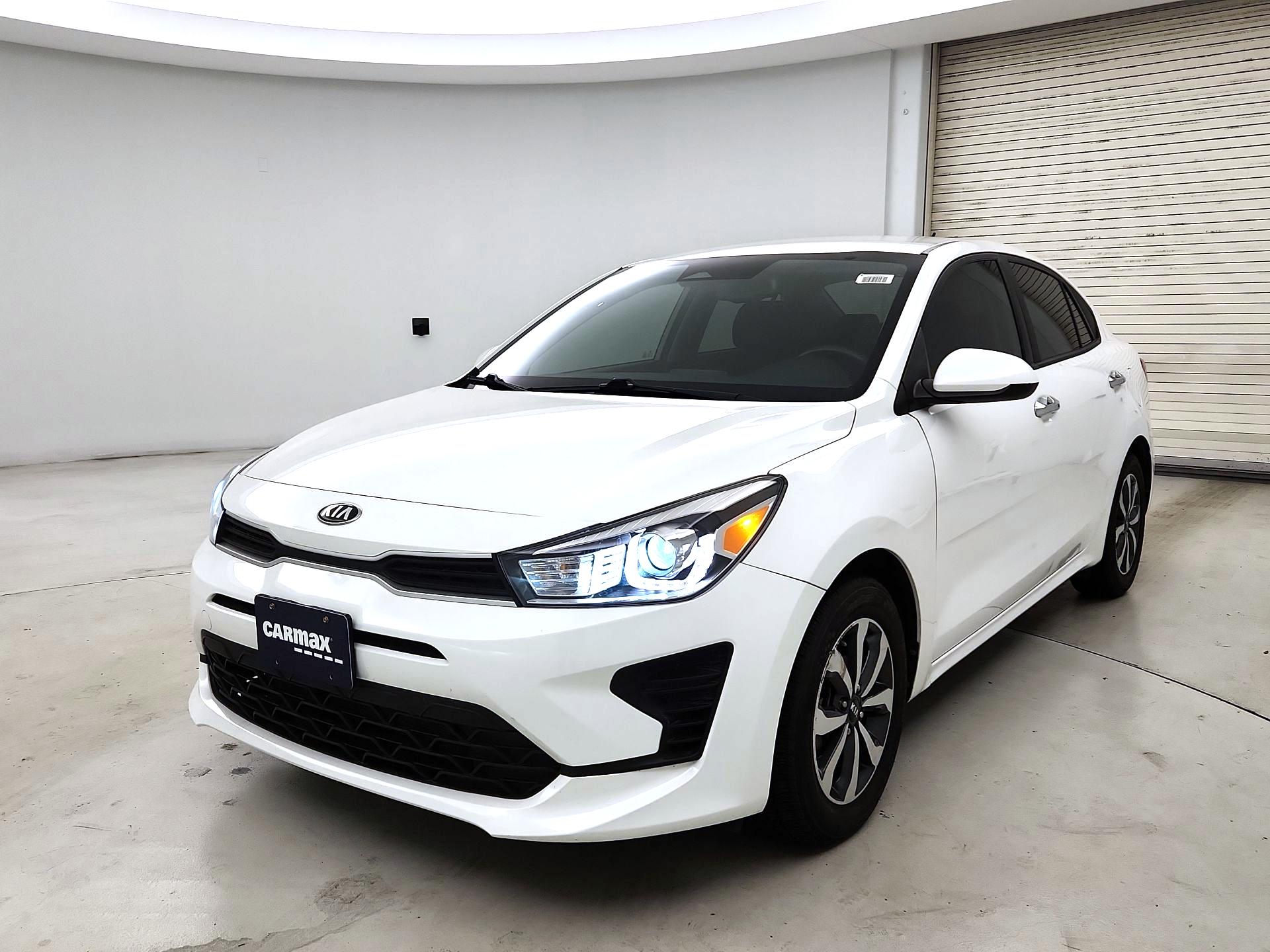 Thumbnail: 2021 Kia Rio - 3