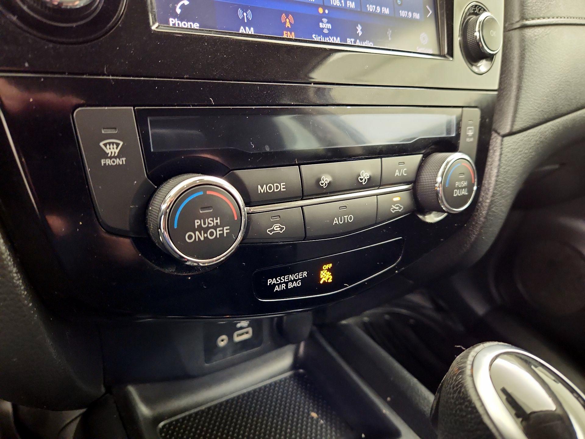 Thumbnail: 2019 Nissan Rogue - 16