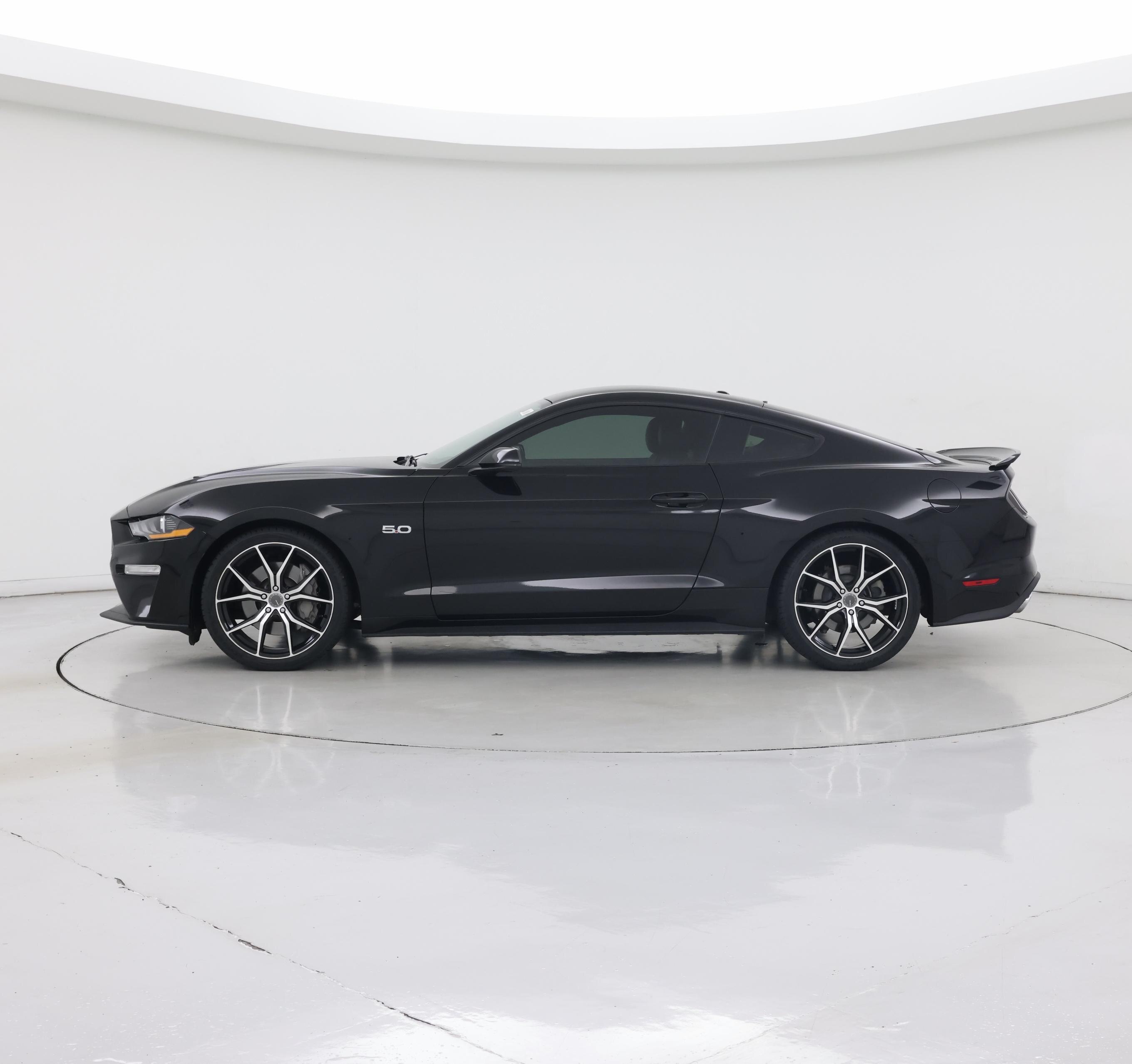 Thumbnail: 2019 Ford Mustang - 3