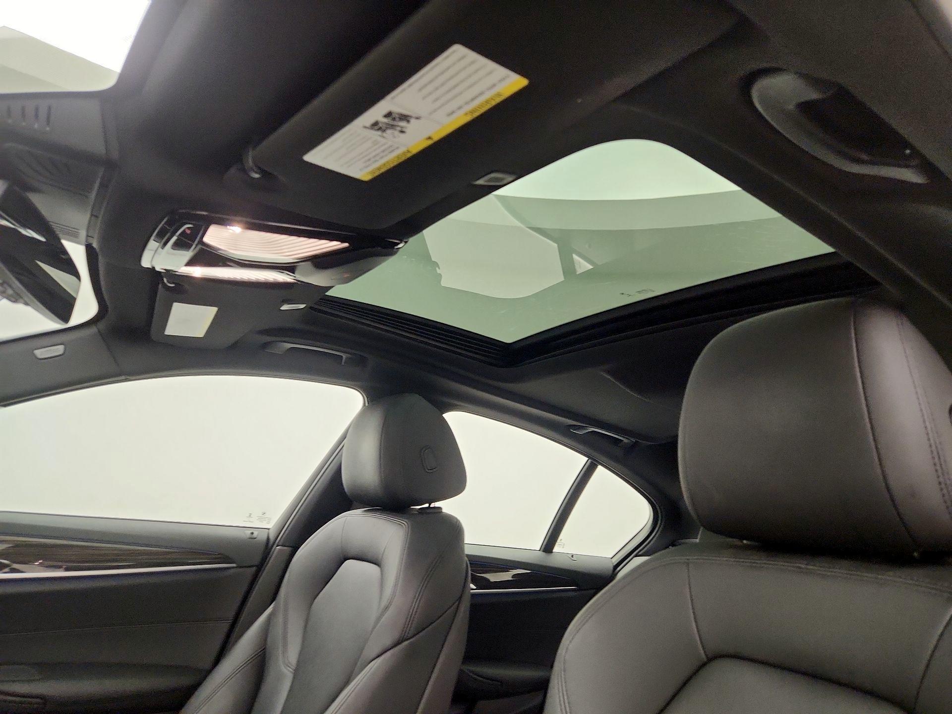 Thumbnail: 2018 BMW 5 Series - 20