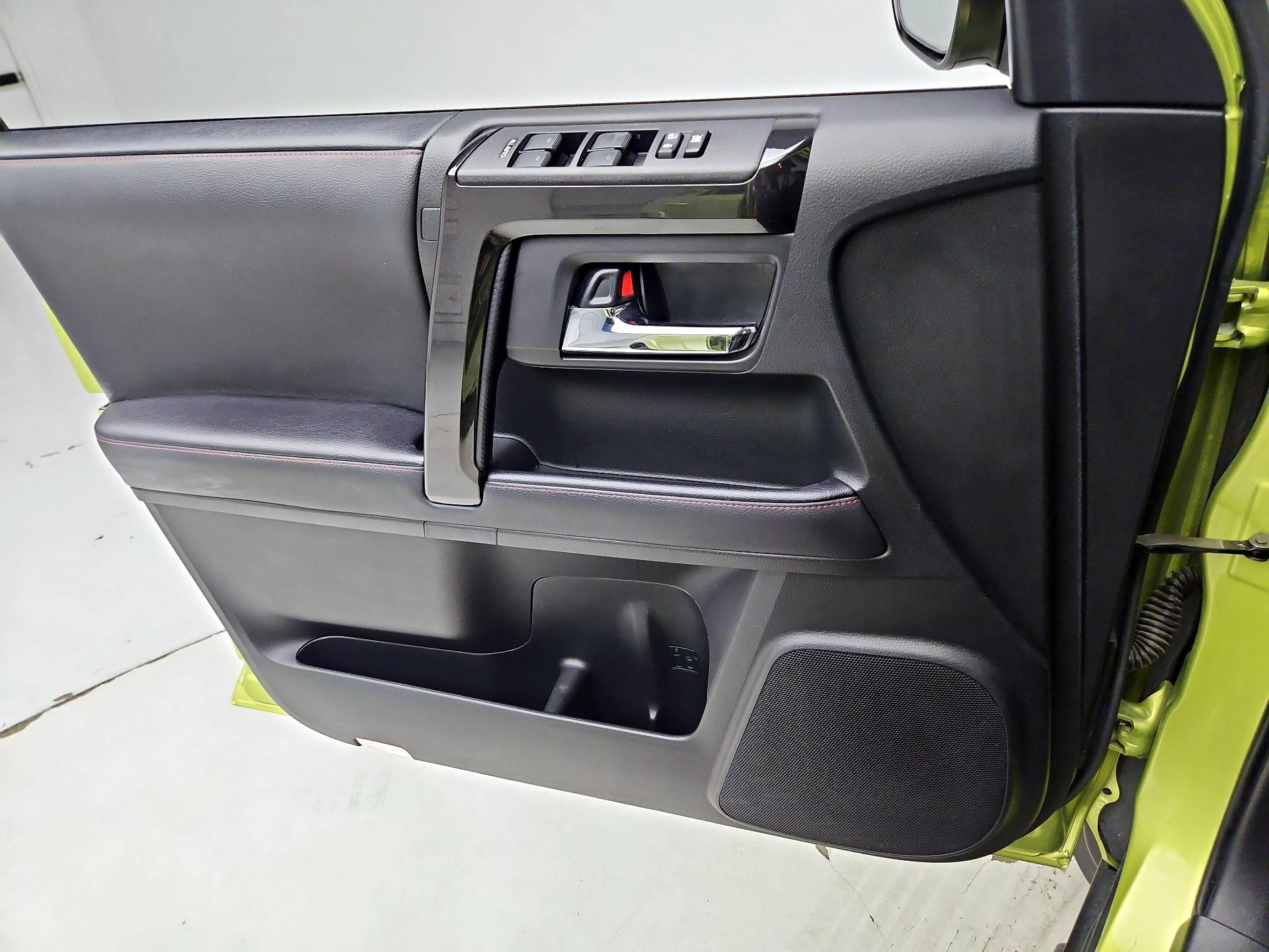 Thumbnail: 2022 Toyota 4Runner - 12