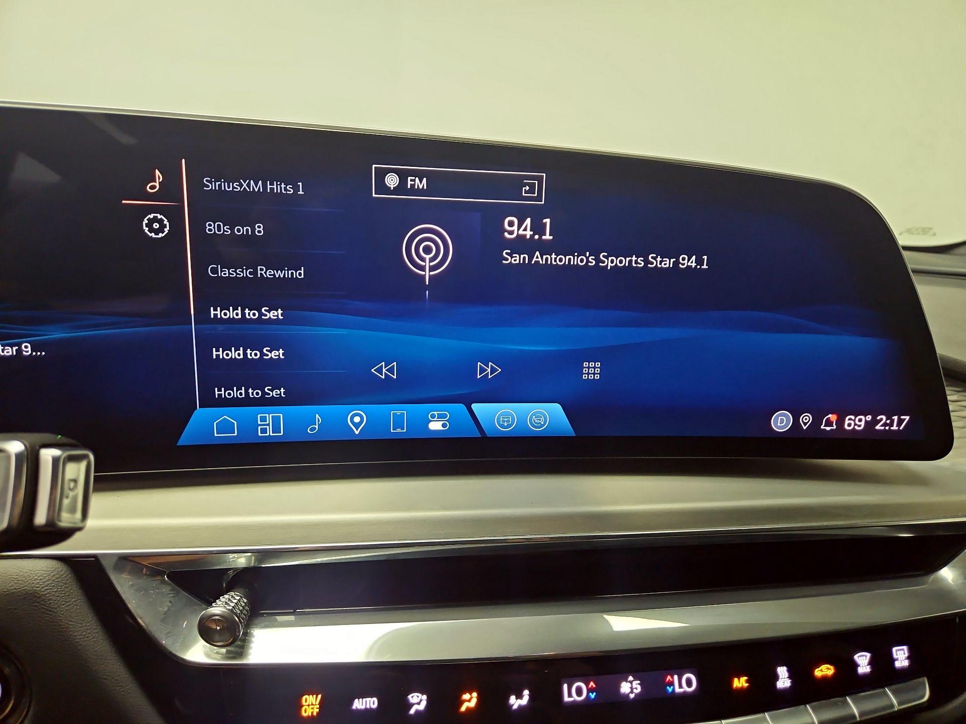 Thumbnail: 2024 Cadillac Lyriq - 15