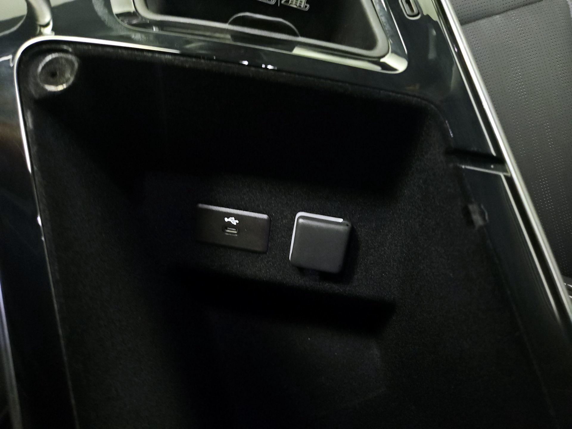 Thumbnail: 2024 Cadillac Lyriq - 18