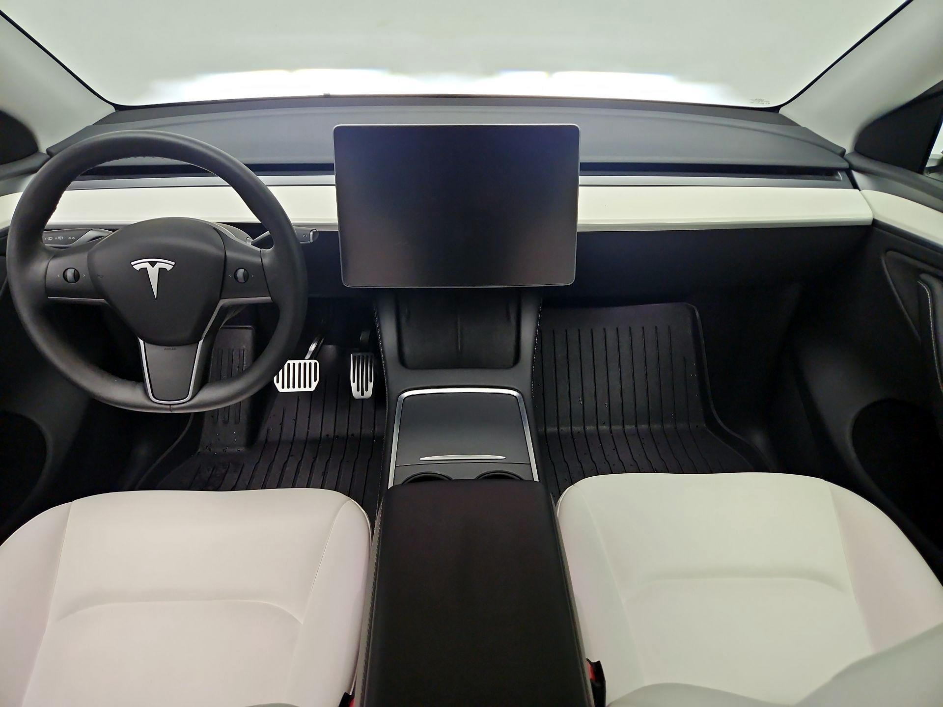 Thumbnail: 2025 Tesla Model Y - 9