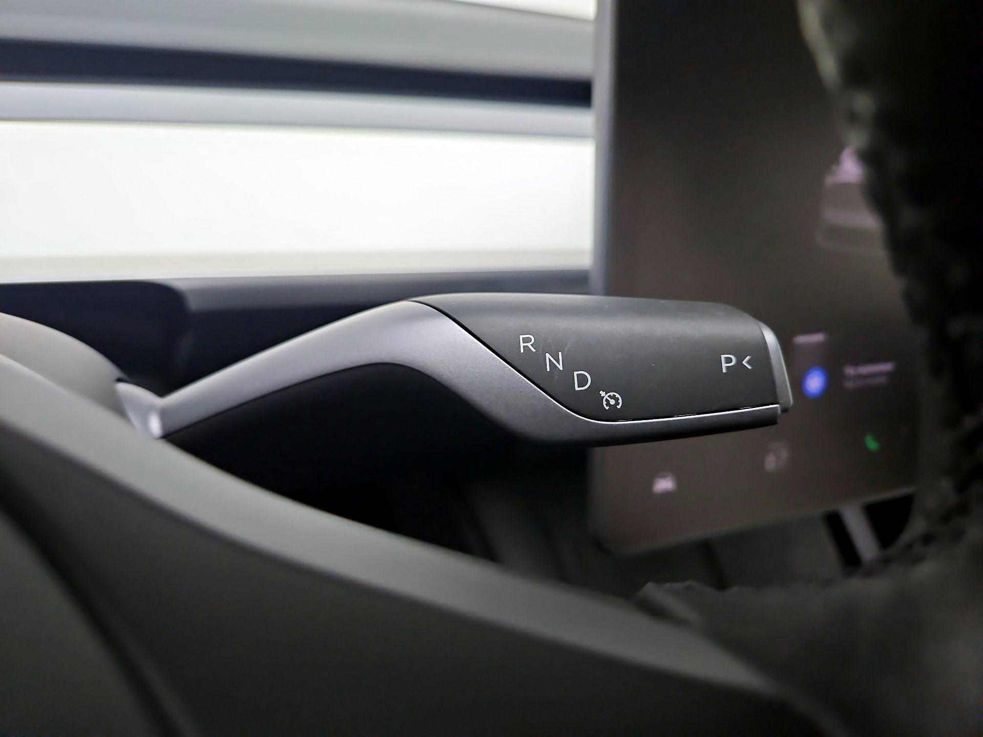 Thumbnail: 2025 Tesla Model Y - 17