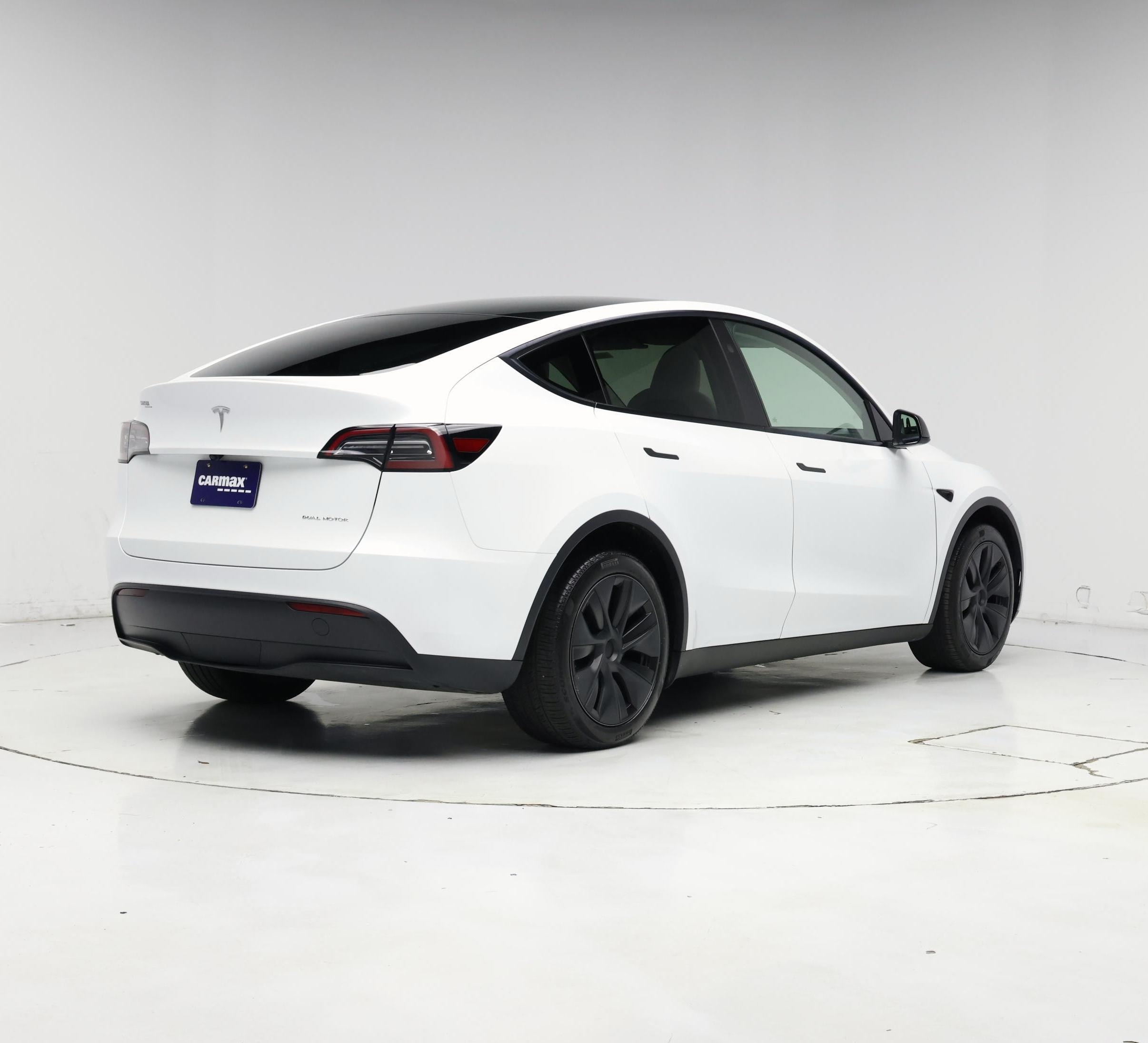 Thumbnail: 2025 Tesla Model Y - 8