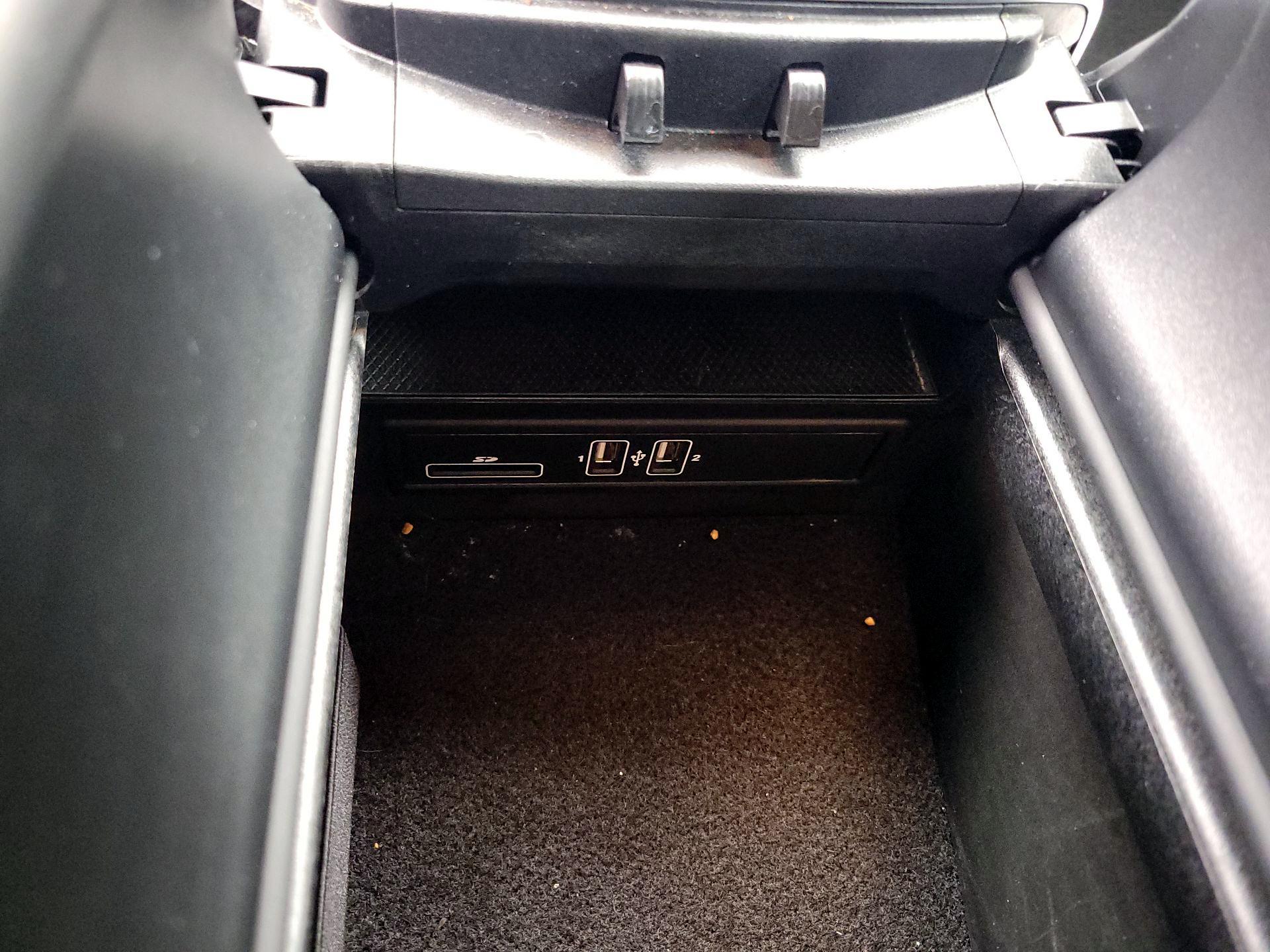 Thumbnail: 2017 Mercedes-Benz C-Class - 17